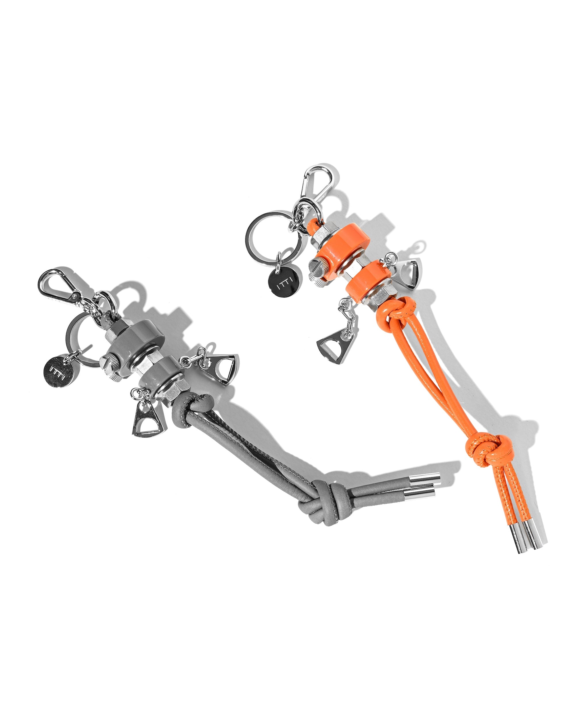 【12.17 WED 20:00- IN STOCK】【EX.】CRISTY ROBOT KNOT CHARM BY ITTI (GRAY)