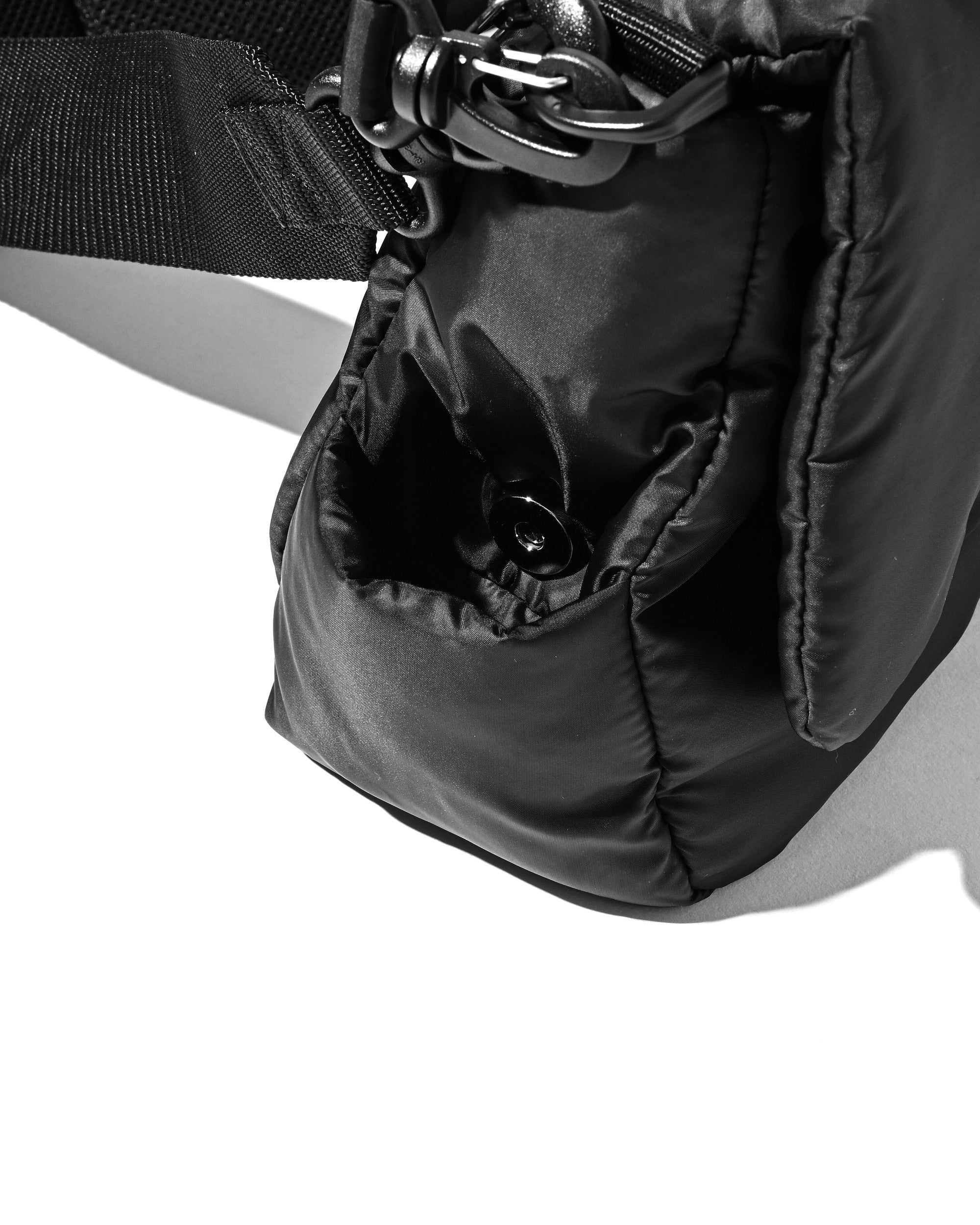 【6.24 WED 20:00- IN STOCK】PADDED FLAP HOLIDAY BAG(BLACK)