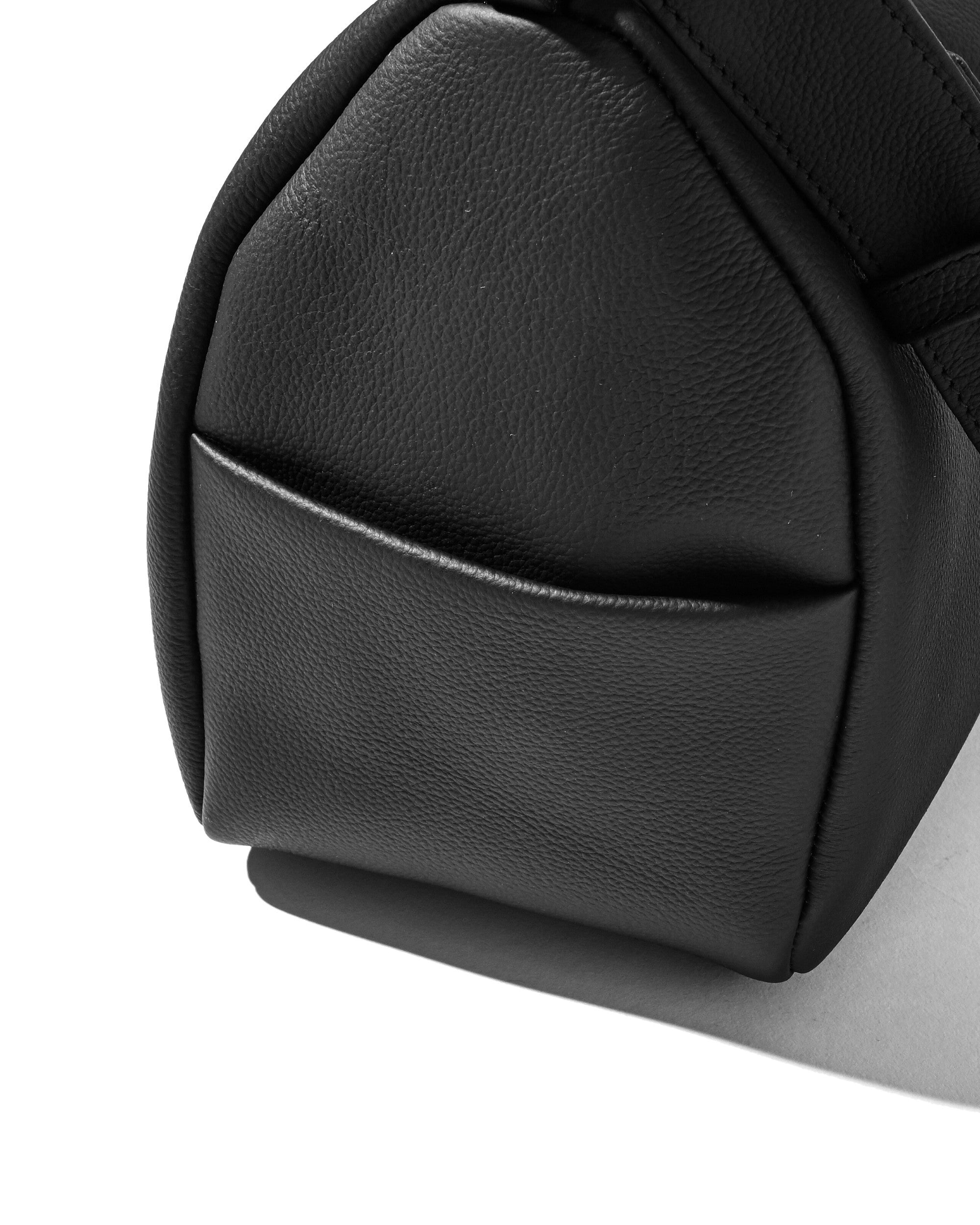 【8.15 SAT 20:00- IN STOCK】GRAIN LEATHER DAYOFF BAG (BLACK)
