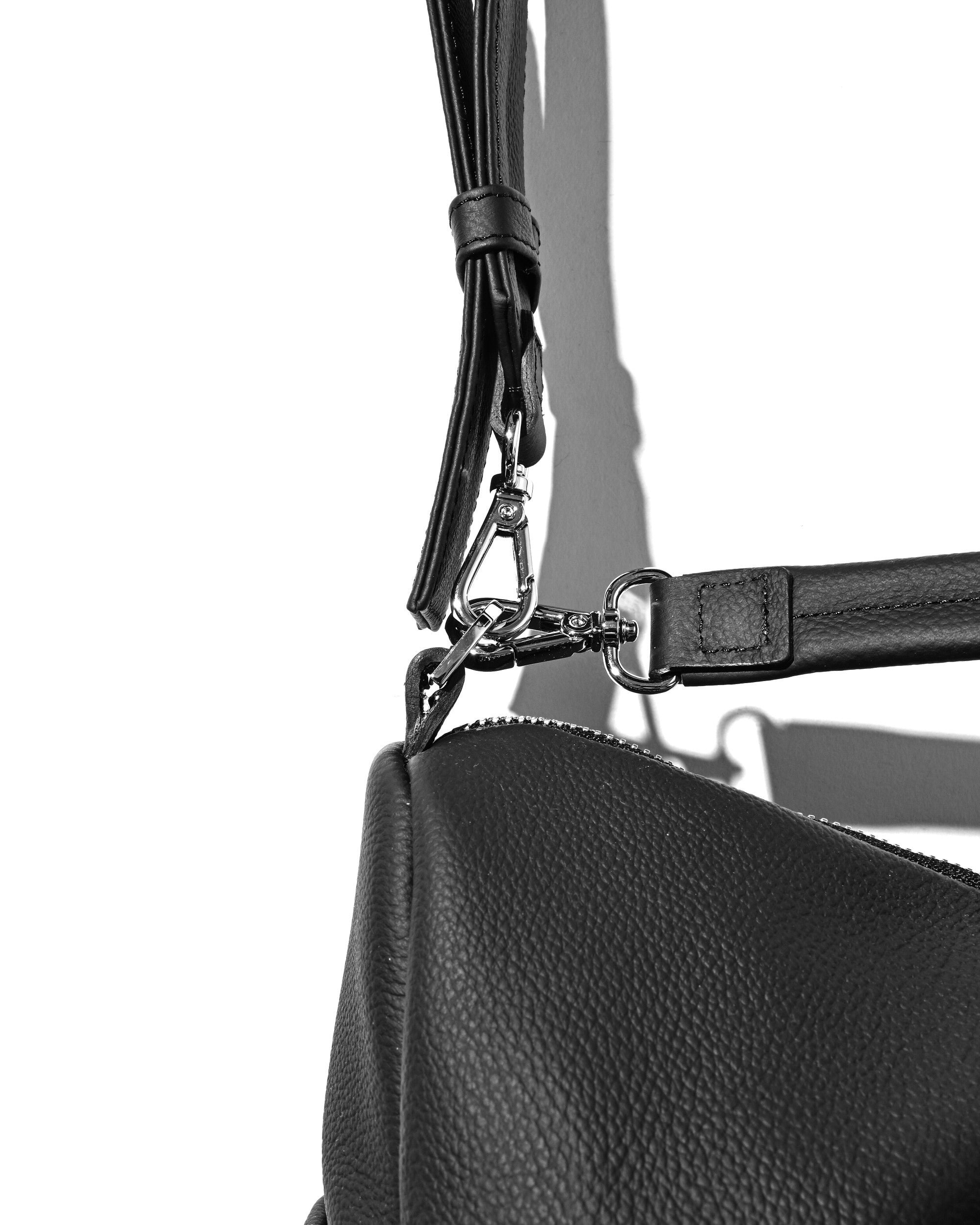 【8.15 SAT 20:00- IN STOCK】GRAIN LEATHER DAYOFF BAG LARGE