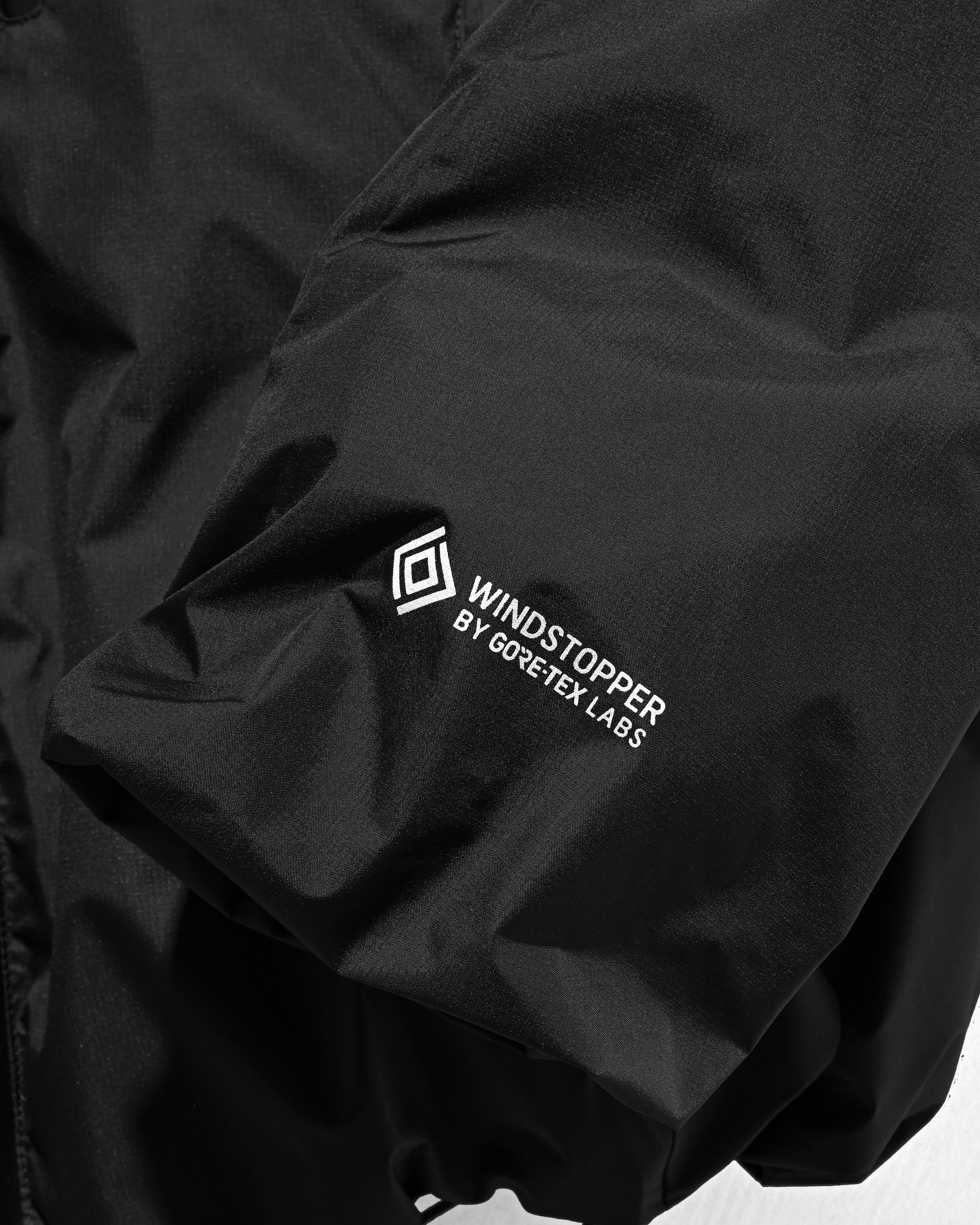 【12.20 SAT 20:00- IN STOCK】+phenix WINDSTOPPER® by GORE-TEX LABS CITY PUFFER JACKET (BLACK)