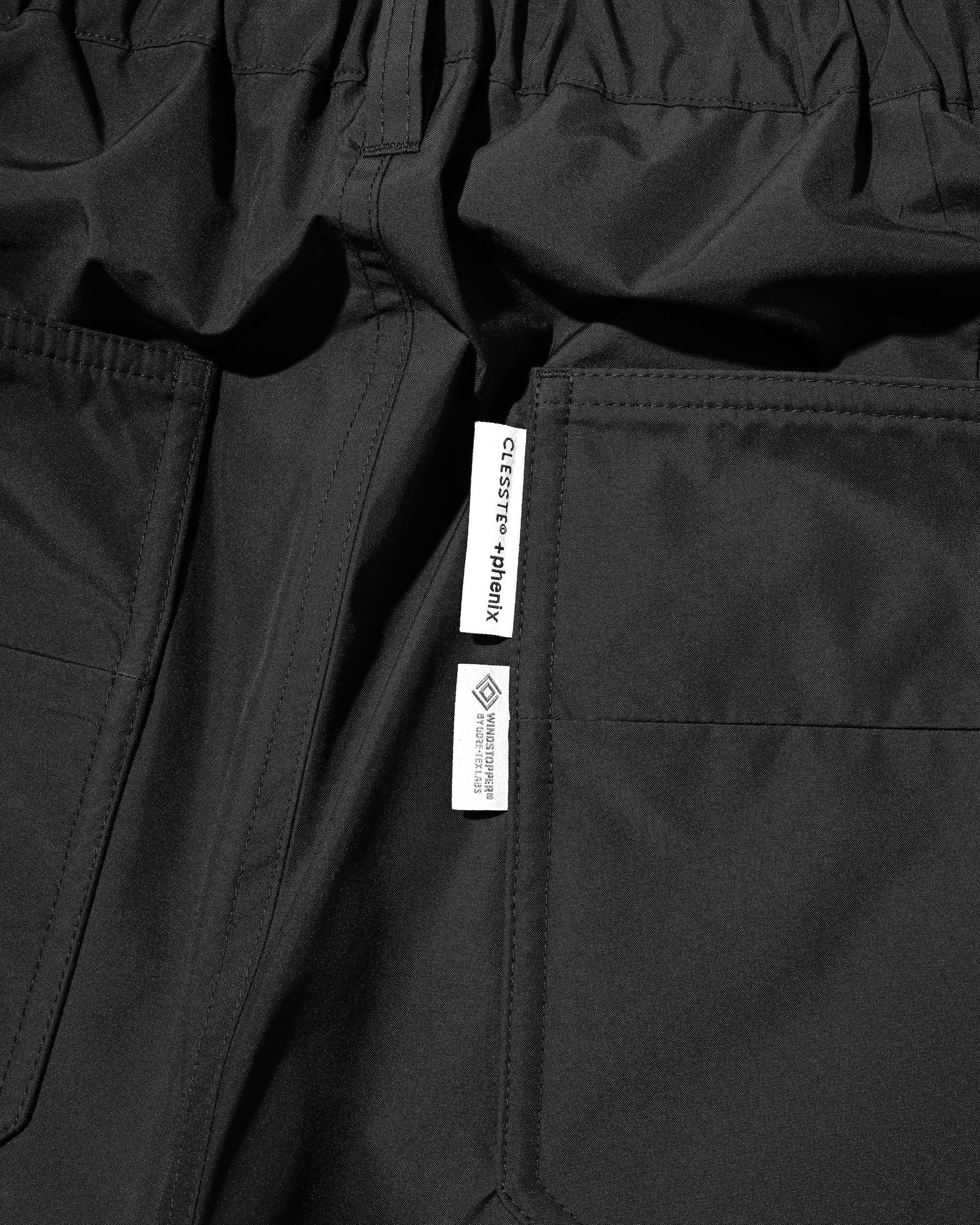 【7.8 WED 20:00- IN STOCK】+PHENIX WINDSTOPPER® BY GORE-TEX LABS TWILL CITY MASSIVE UTILITY HALF PANTS (BLACK)