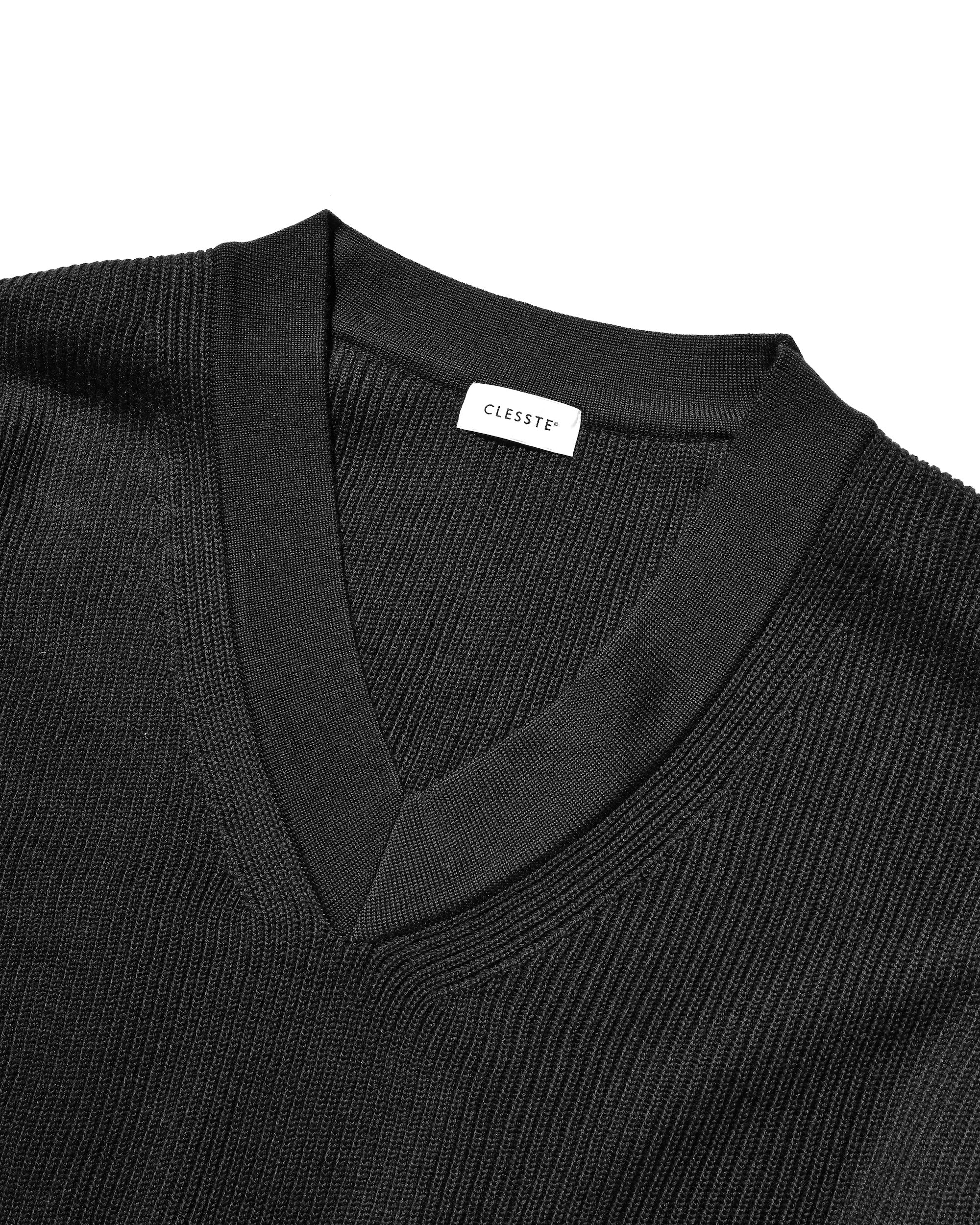 【1.7 WED 20:00- IN STOCK】FINE WOOL V-NECK KNIT PULLOVER (BLACK)