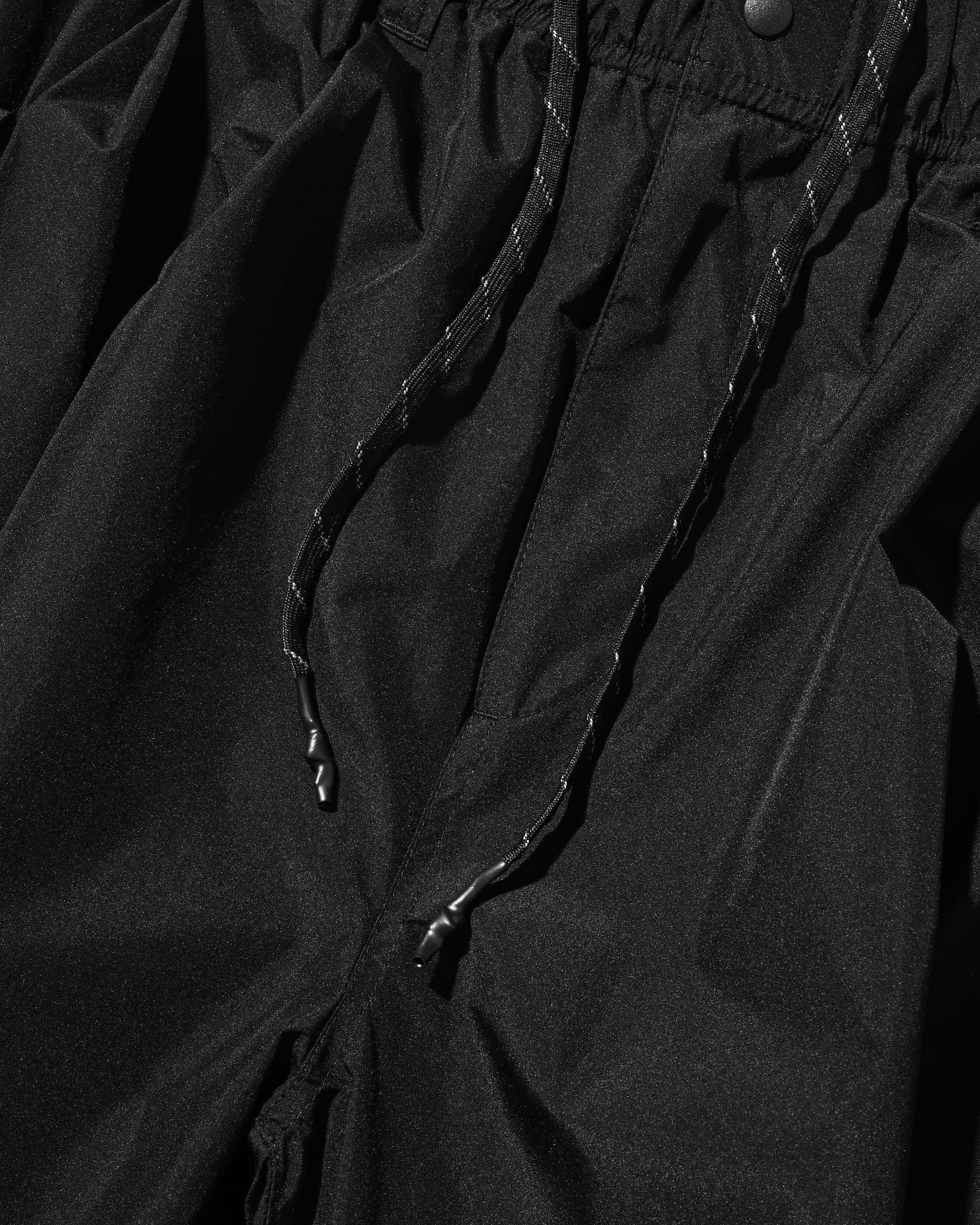 【8.12 WED 20:00- IN STOCK】+phenix WINDSTOPPER® by GORE-TEX LABS CITY FLAP WIDE BALLOON HALF PANTS (BLACK)