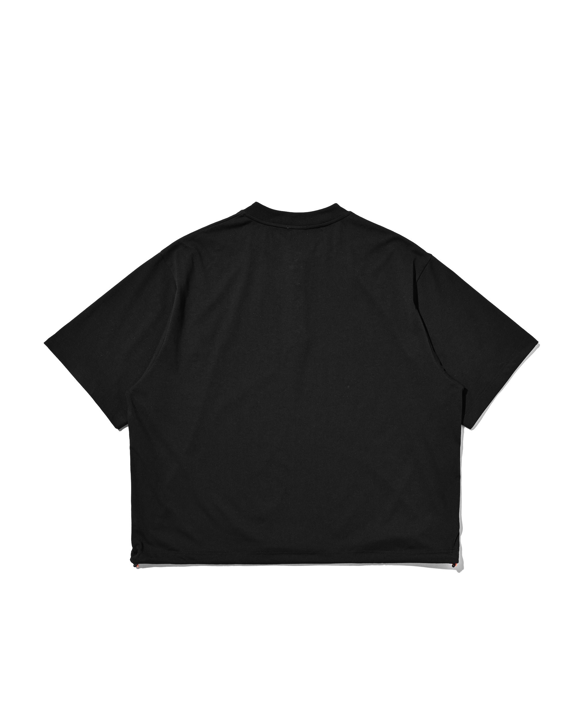【8.26 WED 20:00- IN STOCK】“C” TECH HENLEY NECK S/S T-SHIRT WITH DRAWSTRINGS (BLACK)