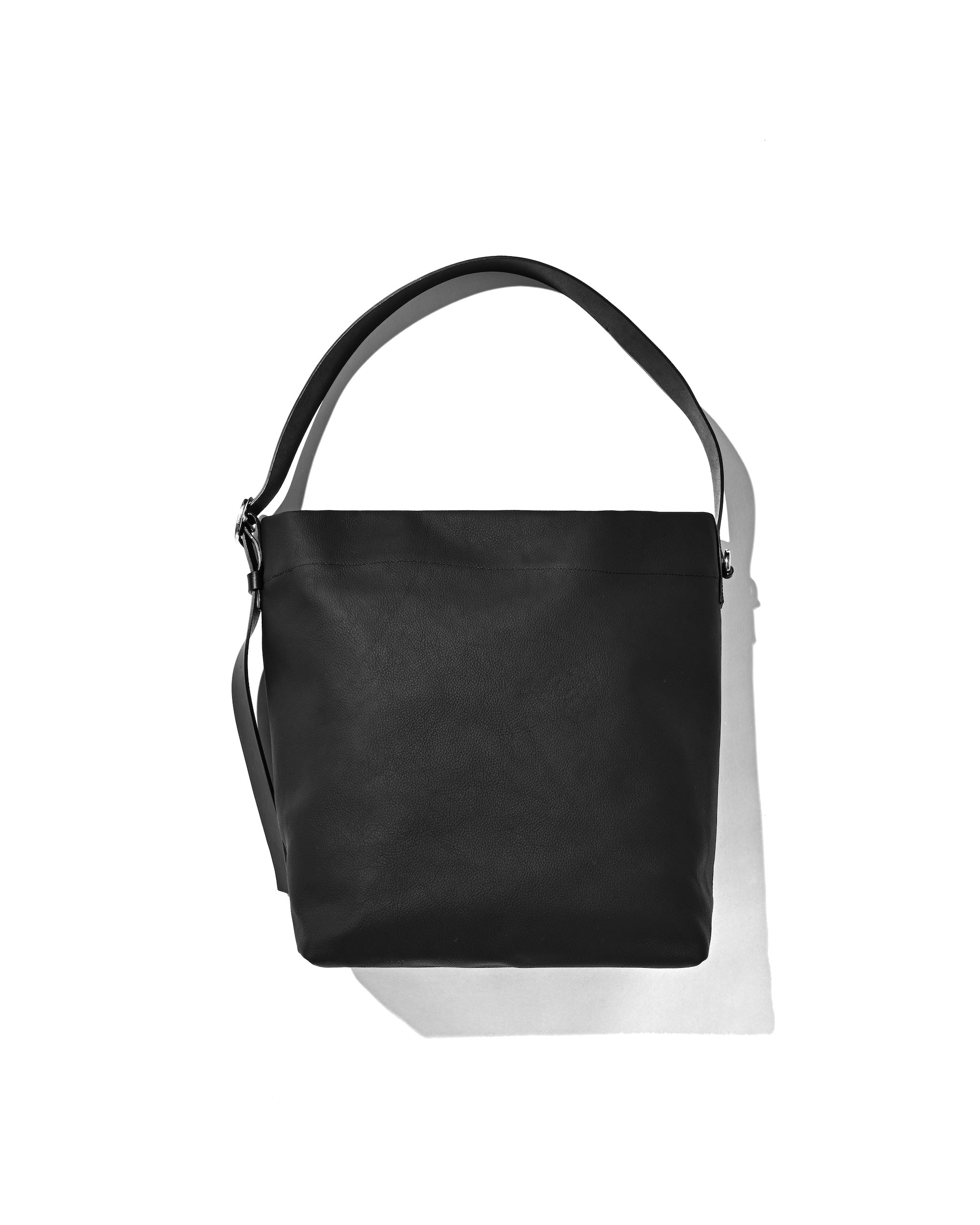 【8.8 SAT 20:00- IN STOCK】GRAIN LEATHER EDITOR’S BAG (BLACK)