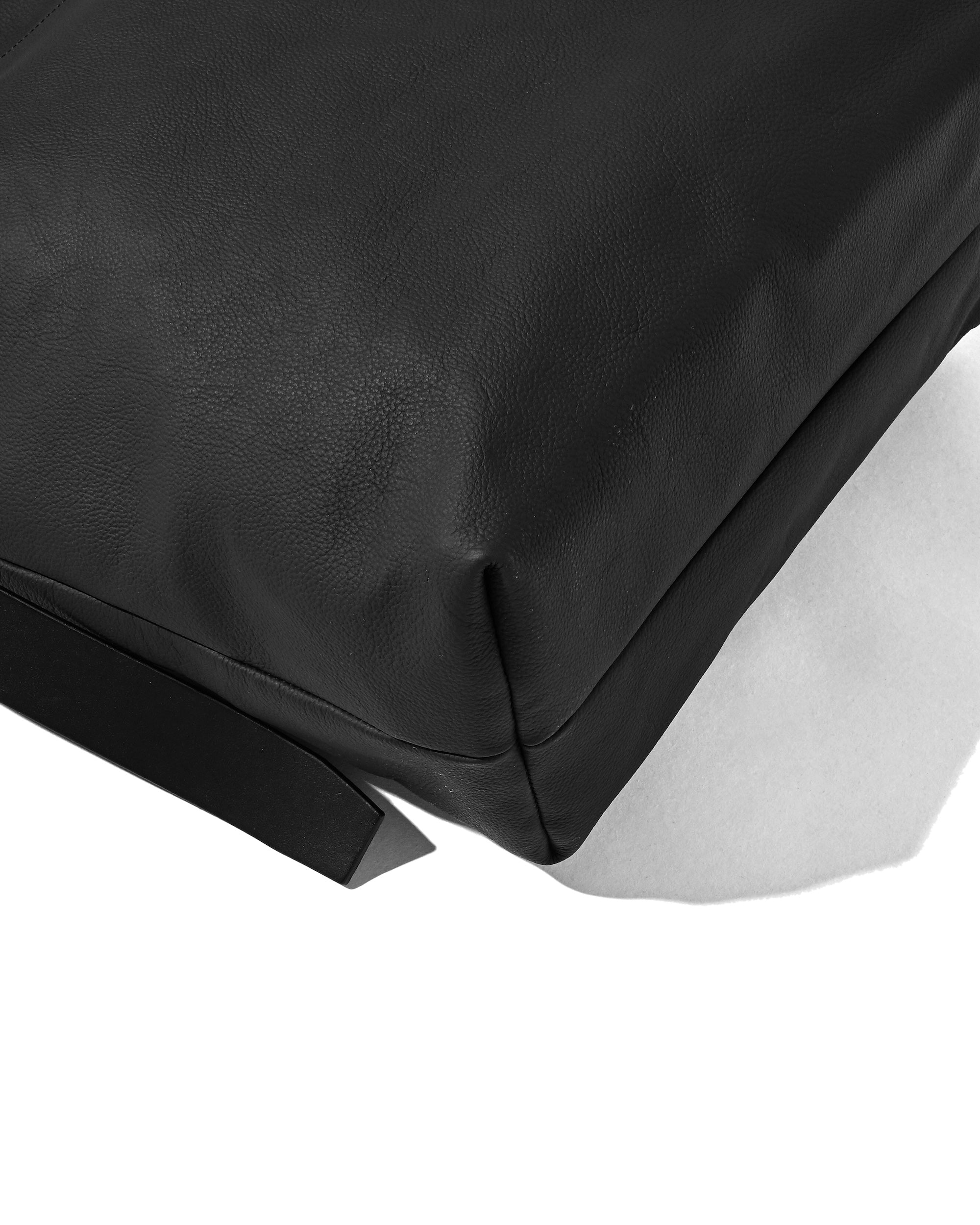 【8.8 SAT 20:00- IN STOCK】GRAIN LEATHER EDITOR’S BAG (BLACK)