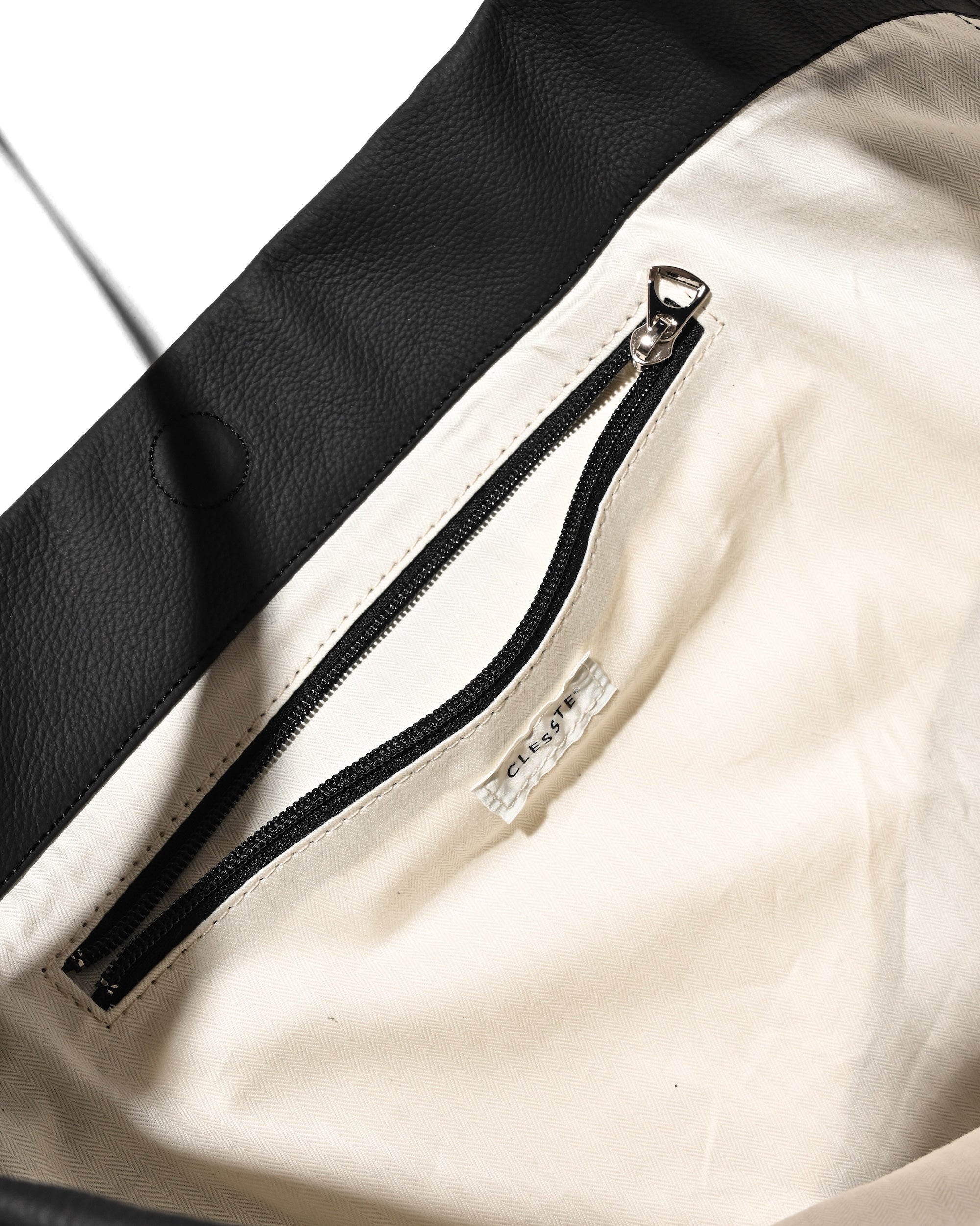 【8.8 SAT 20:00- IN STOCK】GRAIN LEATHER EDITOR’S BAG (BLACK)