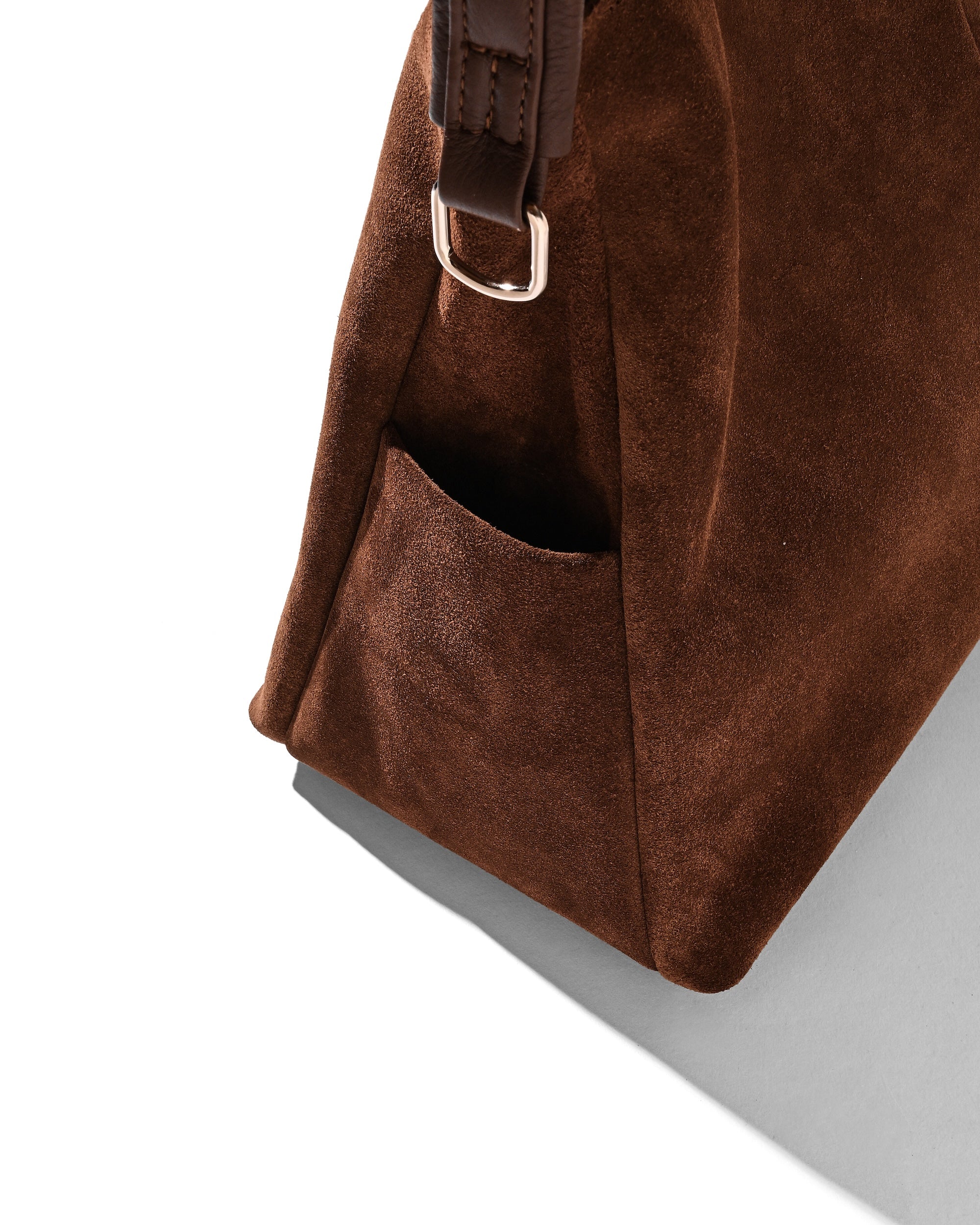 【1.7 WED 20:00- IN STOCK】SUEDE NOMAD BAG (BROWN)