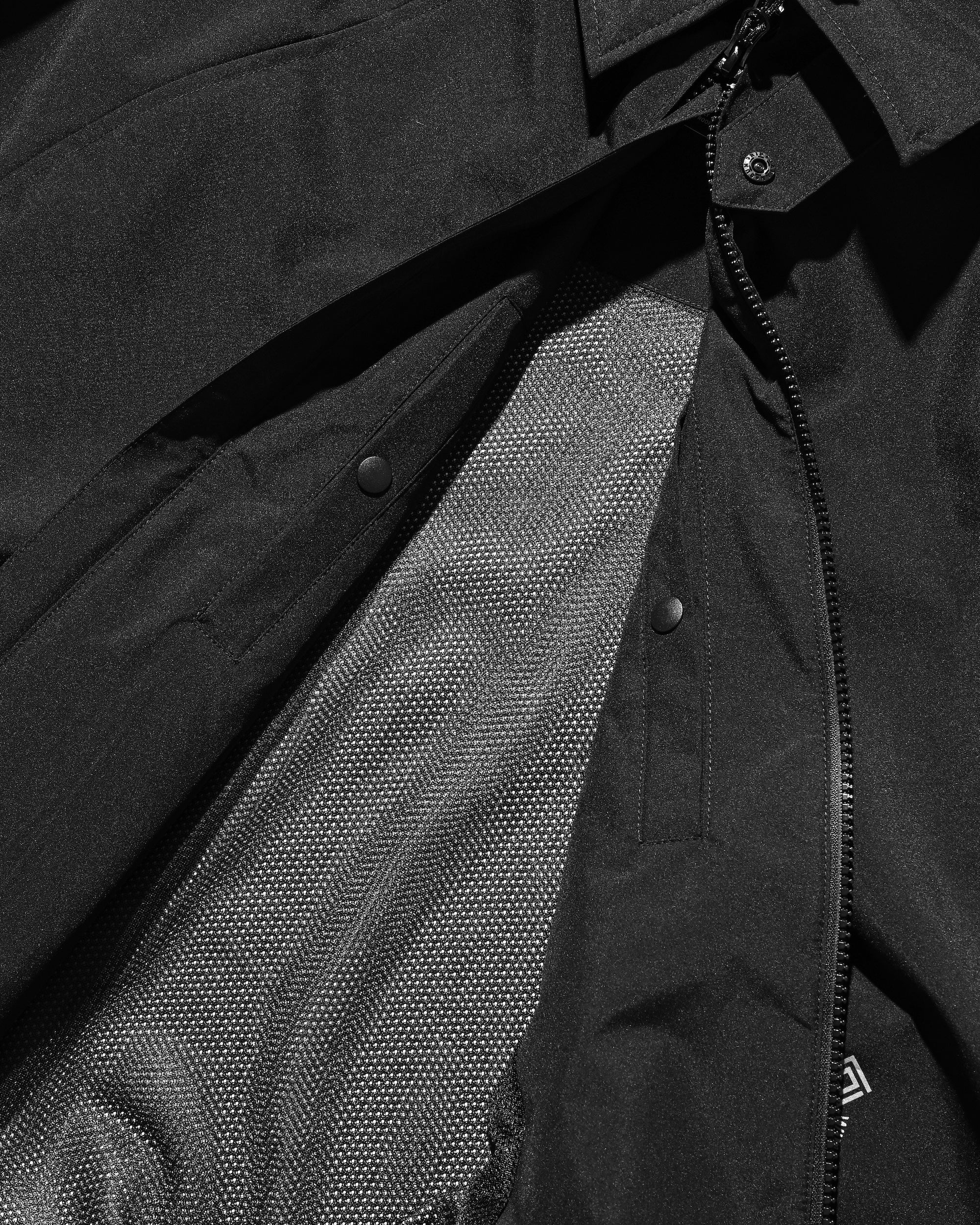 +phenix WINDSTOPPER® by GORE-TEX LABS ACTIVE CITY UTILITY JACKET (BLACK)