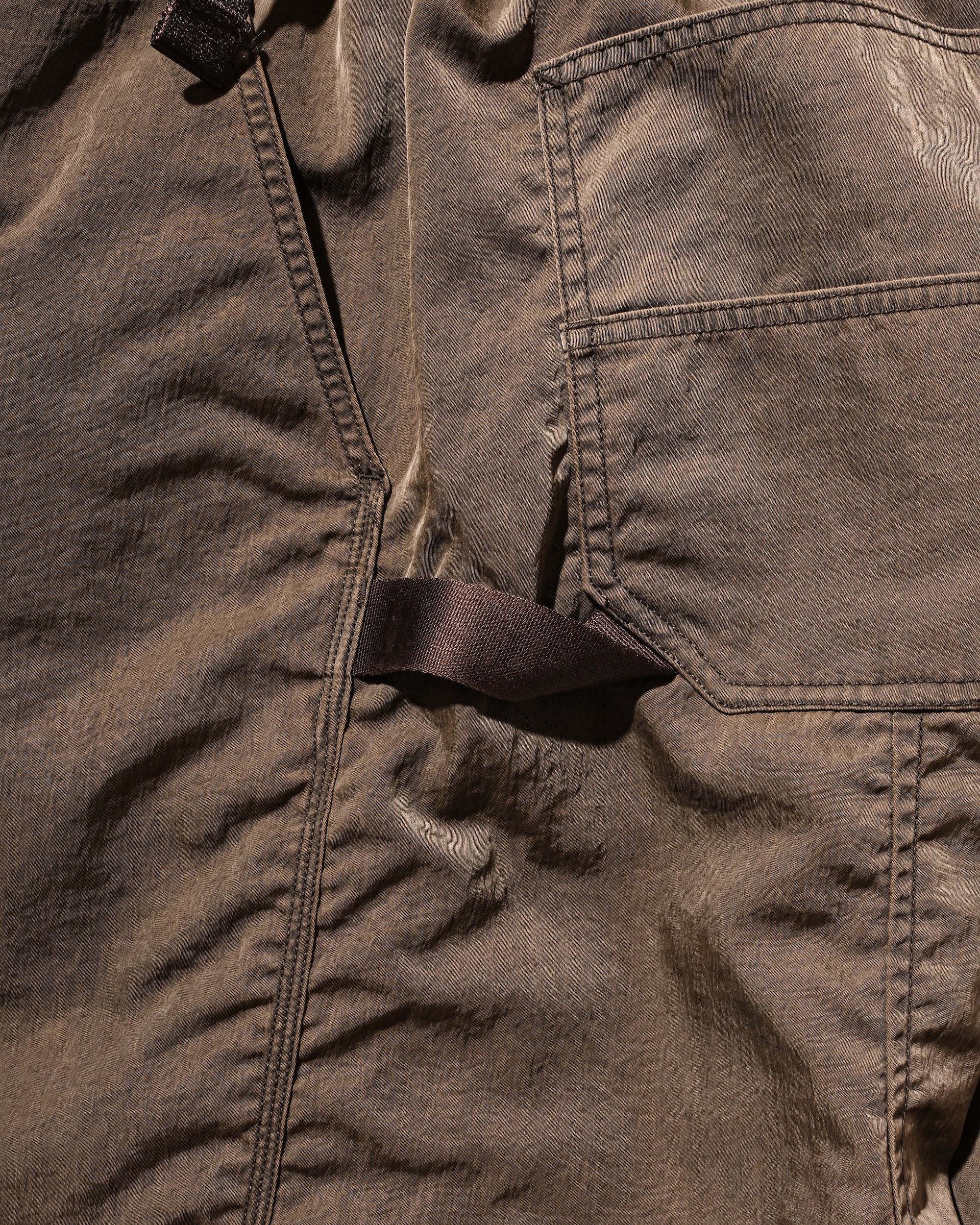 【2.7 SAT 20:00- IN STOCK】FADED FINISH NYLON CITY TWISTED WORKER PANTS (FADE BROWN)