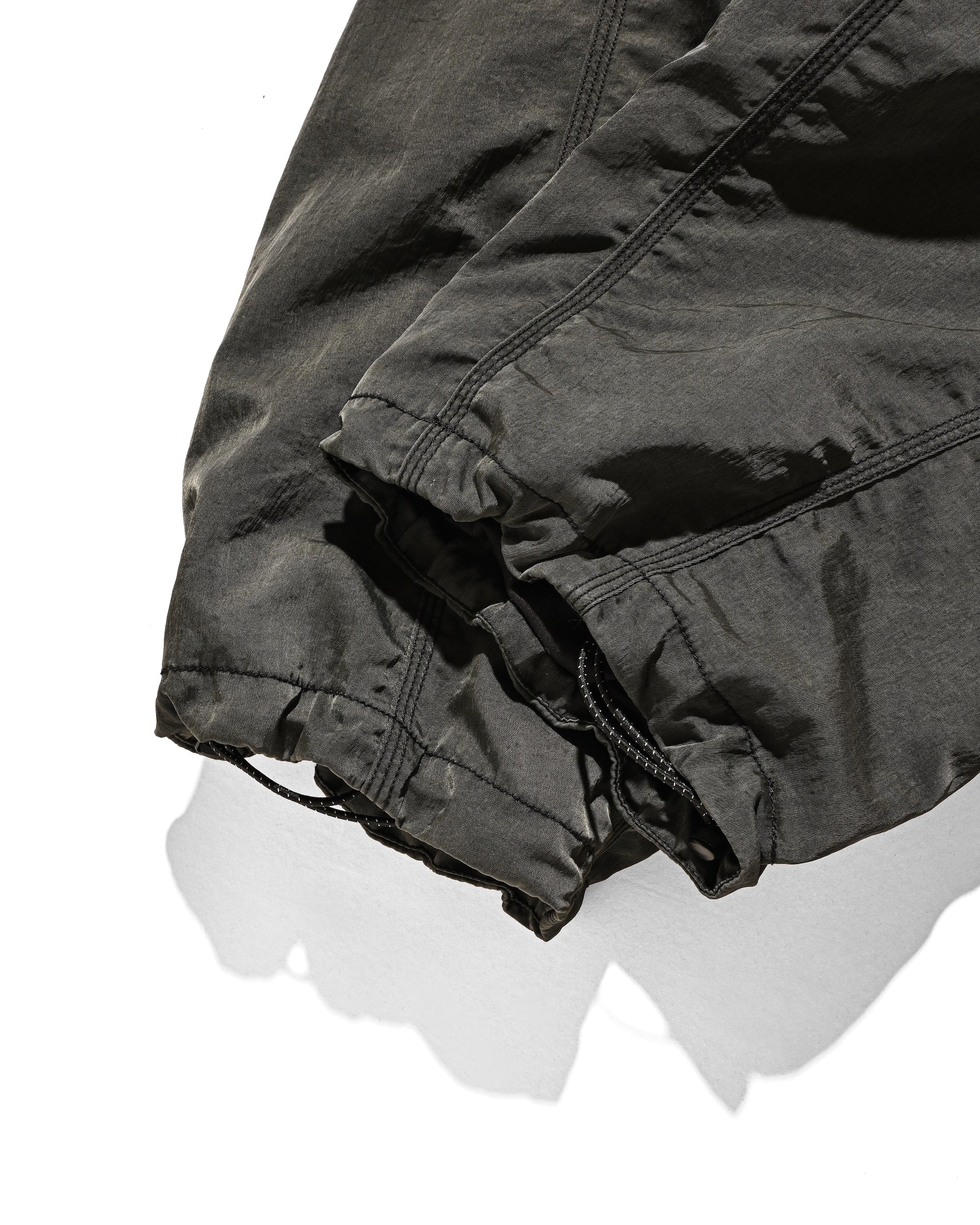 【2.7 SAT 20:00- IN STOCK】FADED FINISH NYLON CITY TWISTED WORKER PANTS (FADE BLACK)
