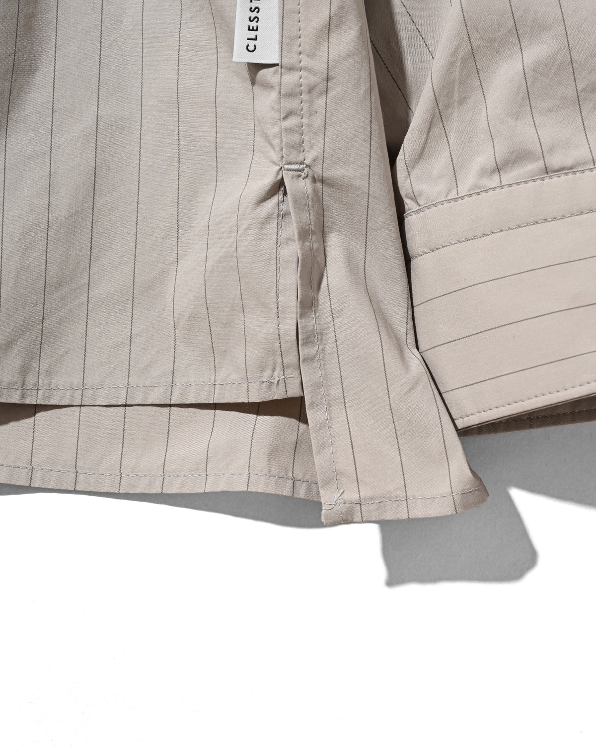 【10.14 WED 20:00- IN STOCK】 STRIPED EVERYDAY BOX FIT L/S SHIRT (GRAY STRIPE)