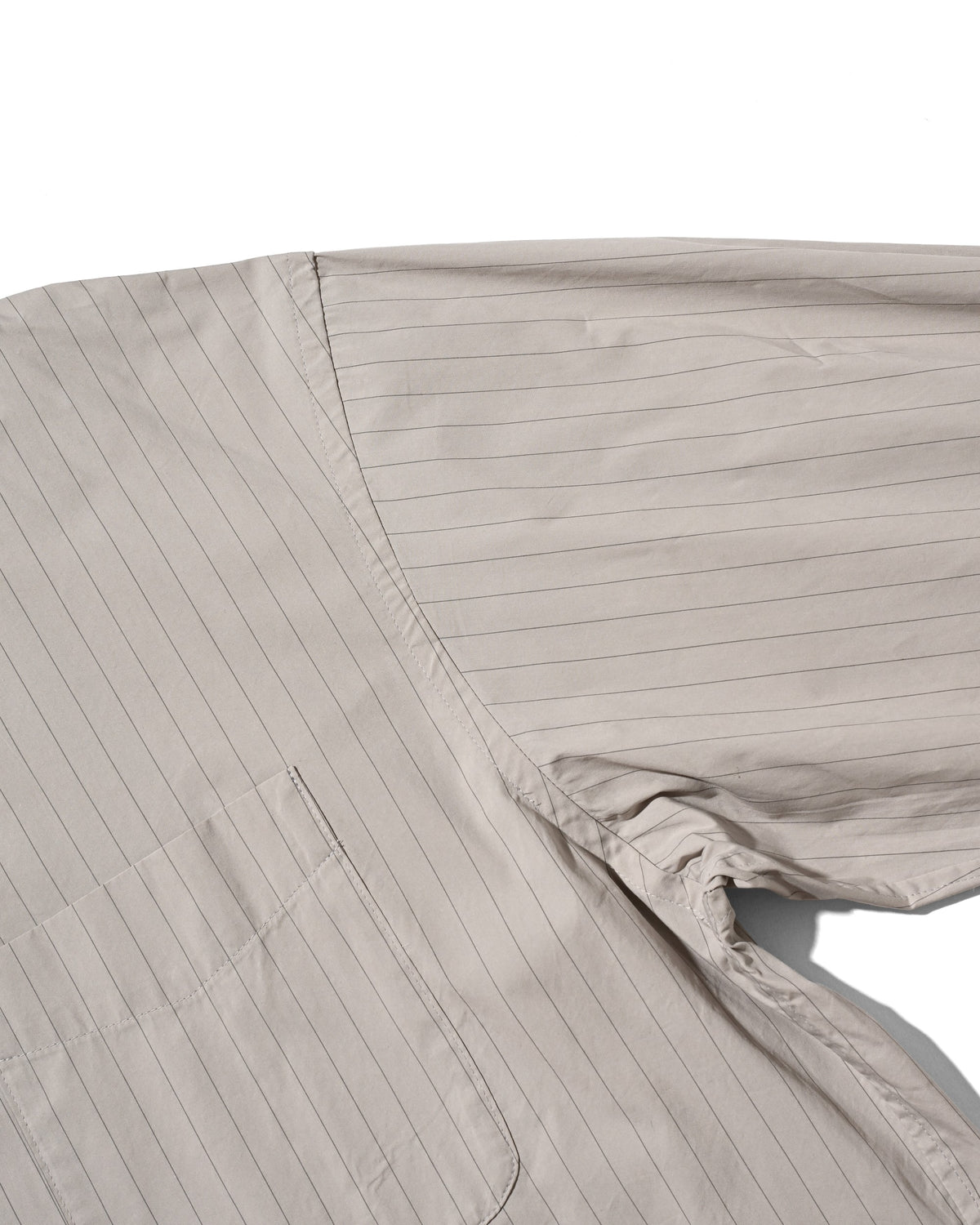 【10.14 WED 20:00- IN STOCK】 STRIPED EVERYDAY BOX FIT L/S SHIRT (GRAY STRIPE)