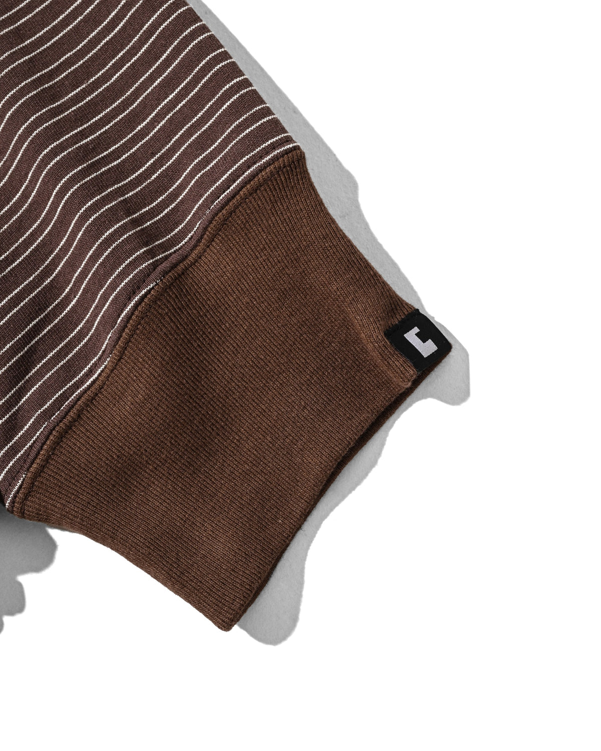 【10.14 WED 20:00- IN STOCK】 MICRO STRIPE HENLEY NECK L/S T-SHIRT WITH DRAWSTRINGS (BROWN)