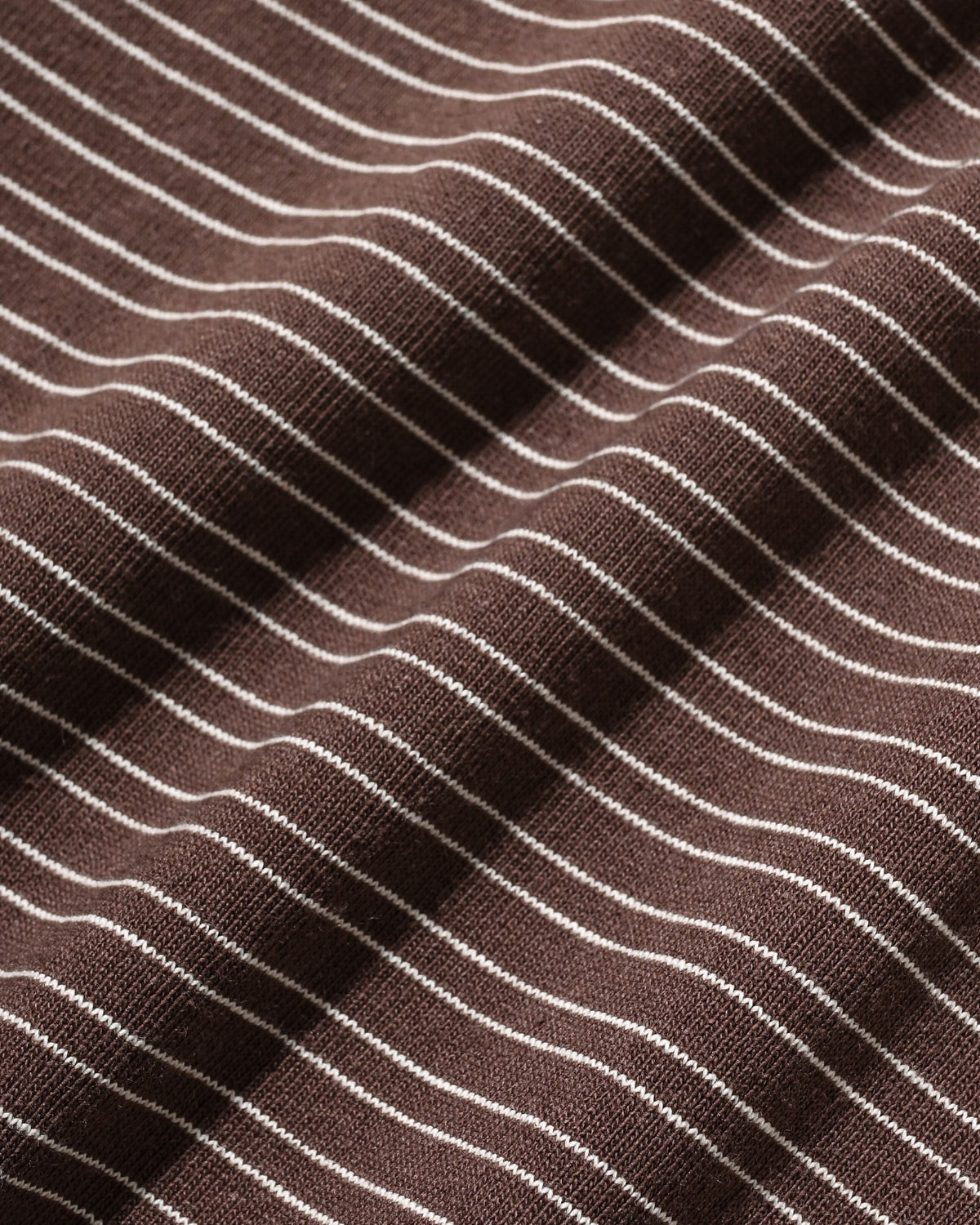 【10.14 WED 20:00- IN STOCK】 MICRO STRIPE HENLEY NECK L/S T-SHIRT WITH DRAWSTRINGS (BROWN)