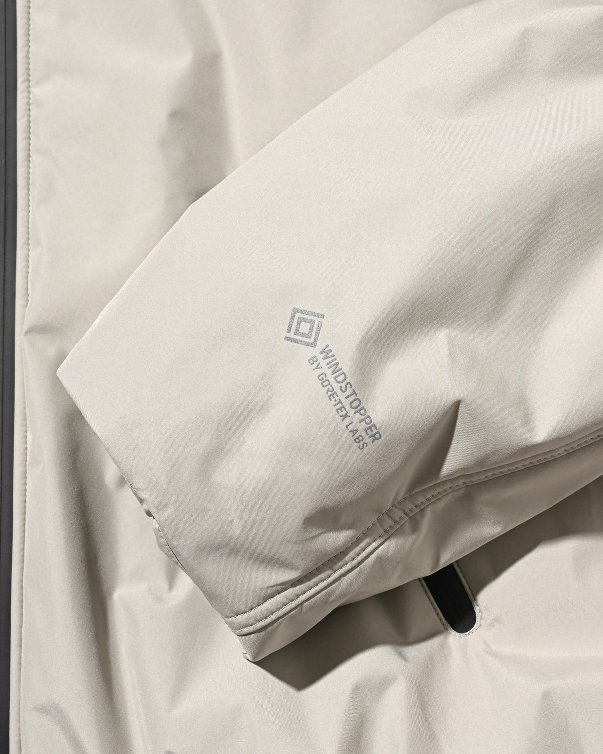 【10.28 WED 20:00- IN STOCK】 +phenix WINDSTOPPER® by GORE-TEX LABS CITY UTILITY INSULATED JACKET TYPE 1 (SOFT GREIGE)