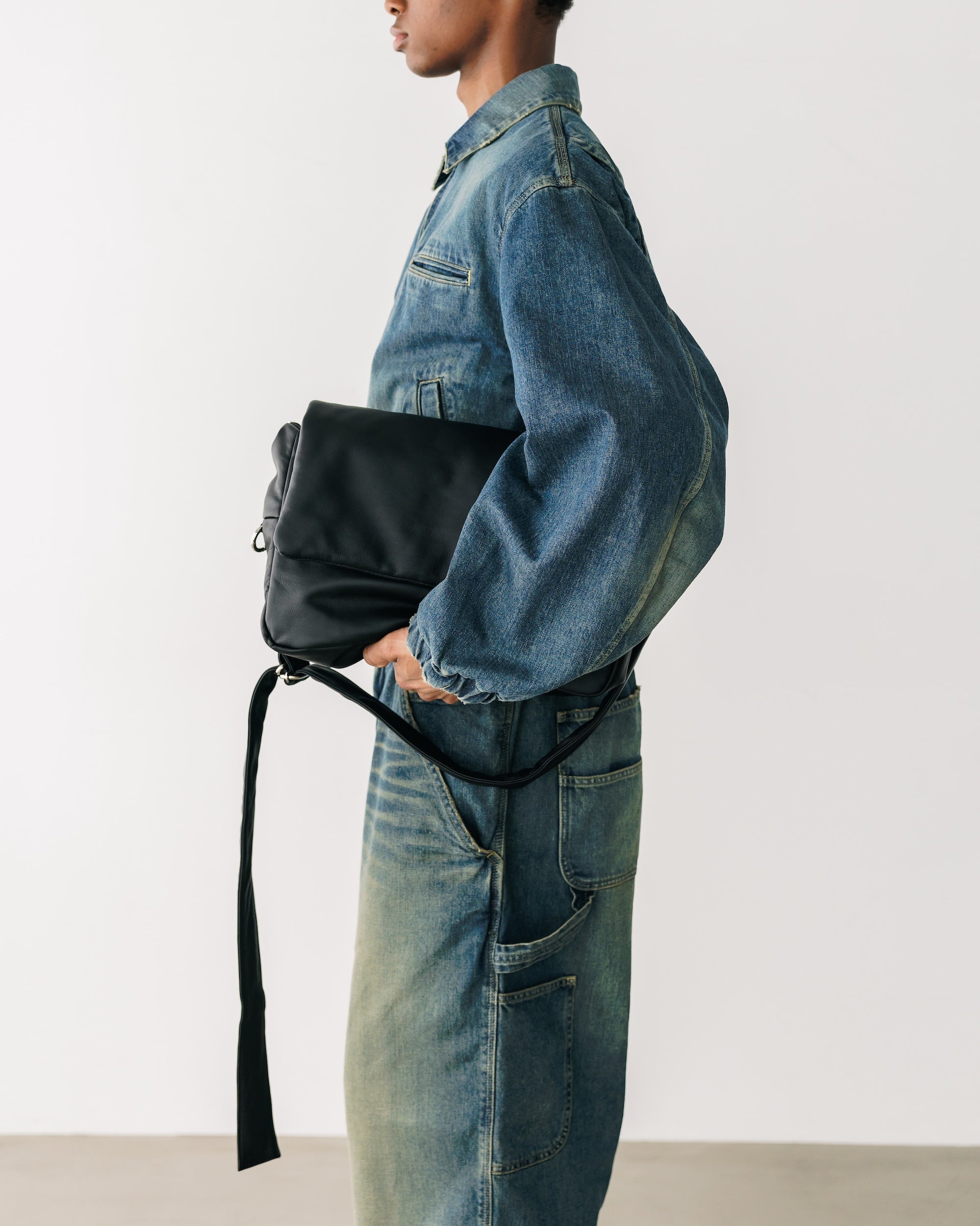 【1.14 WED 20:00- IN STOCK】LEATHER PADDED FLAP HOLIDAY BAG