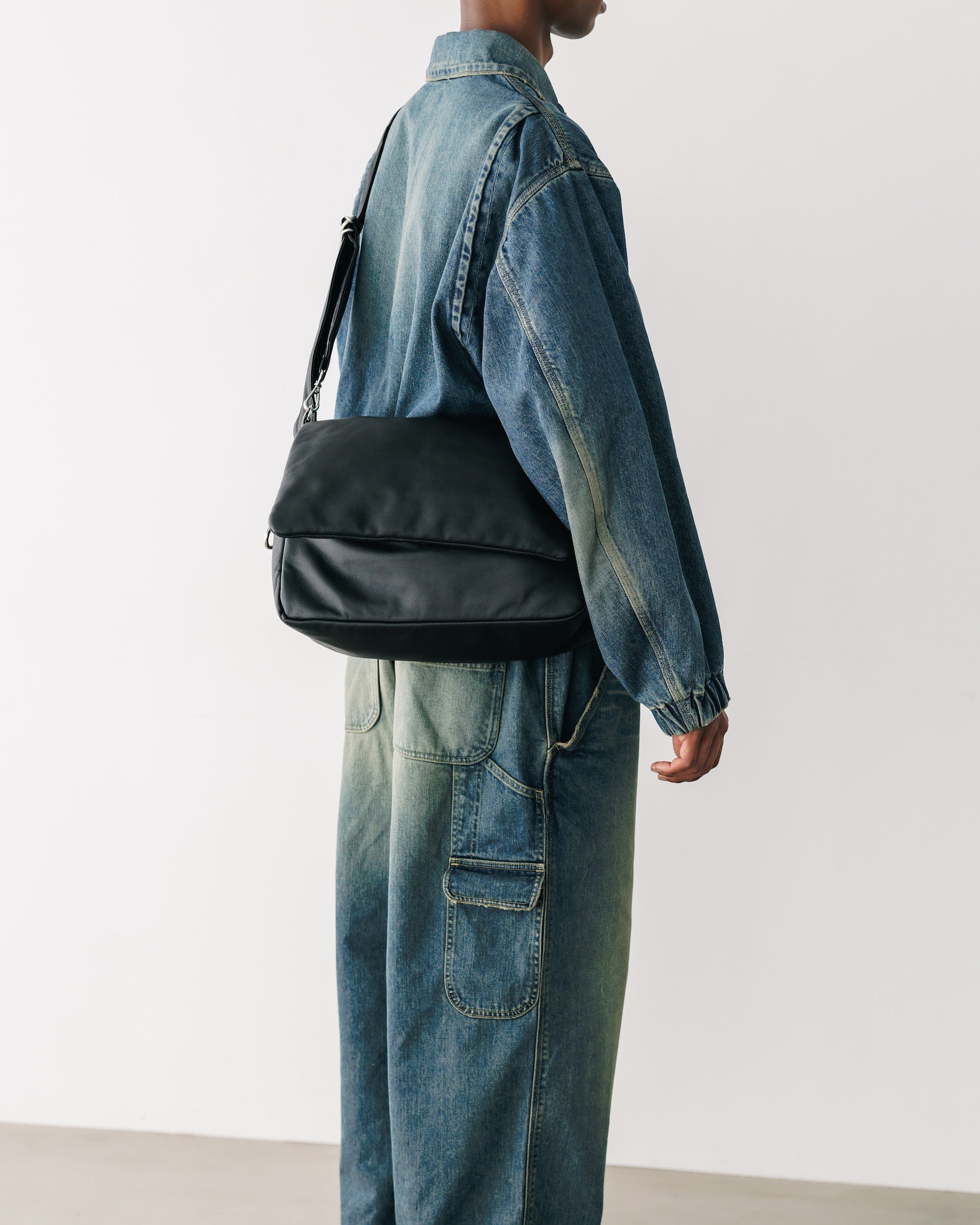 【1.14 WED 20:00- IN STOCK】LEATHER PADDED FLAP HOLIDAY BAG