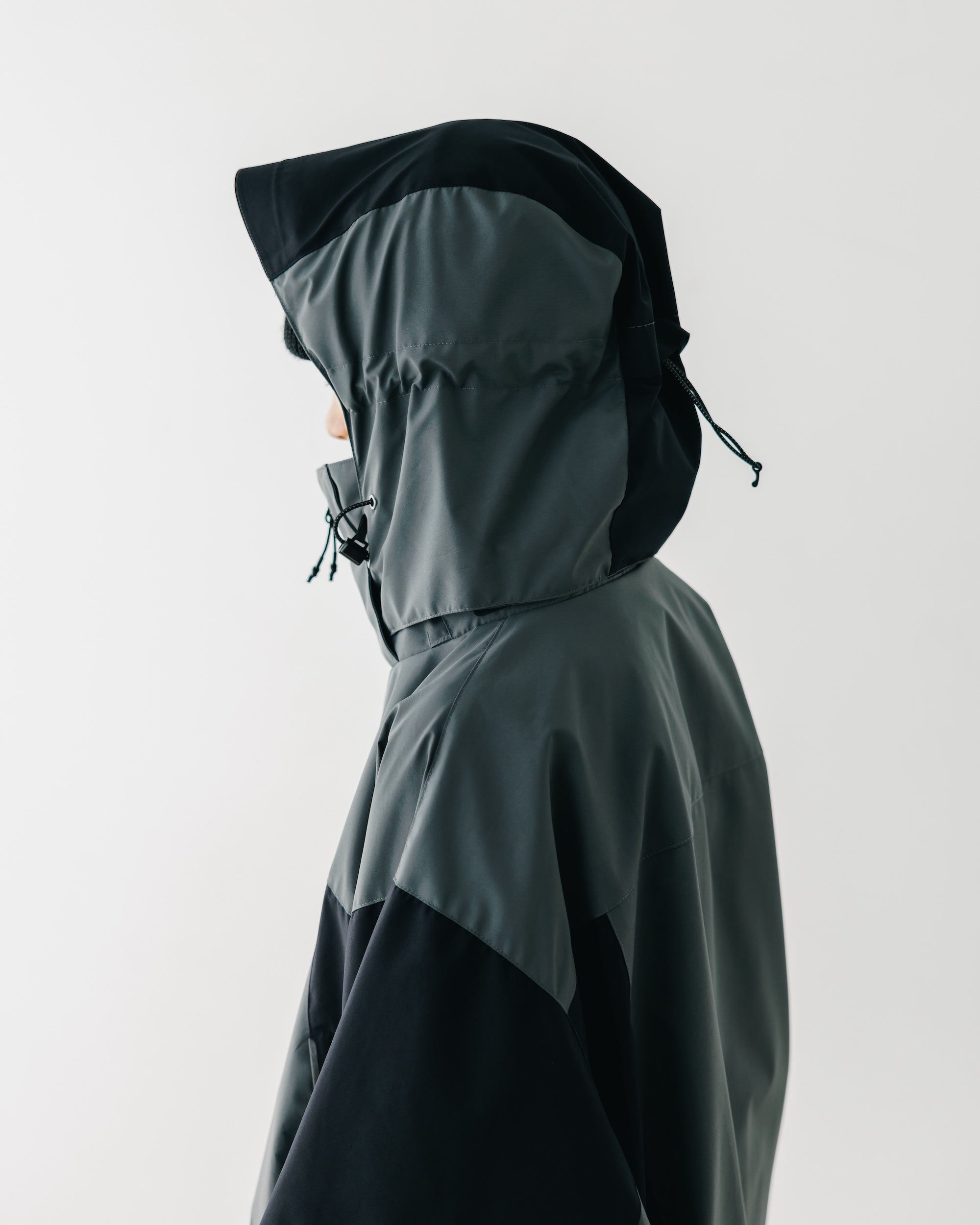 【9.3 WED 20:00- IN STOCK】+phenix WINDSTOPPER® by GORE-TEX LABS CITY MOUNTAIN PARKA (GRAPHAITE GRAY×BLACK)