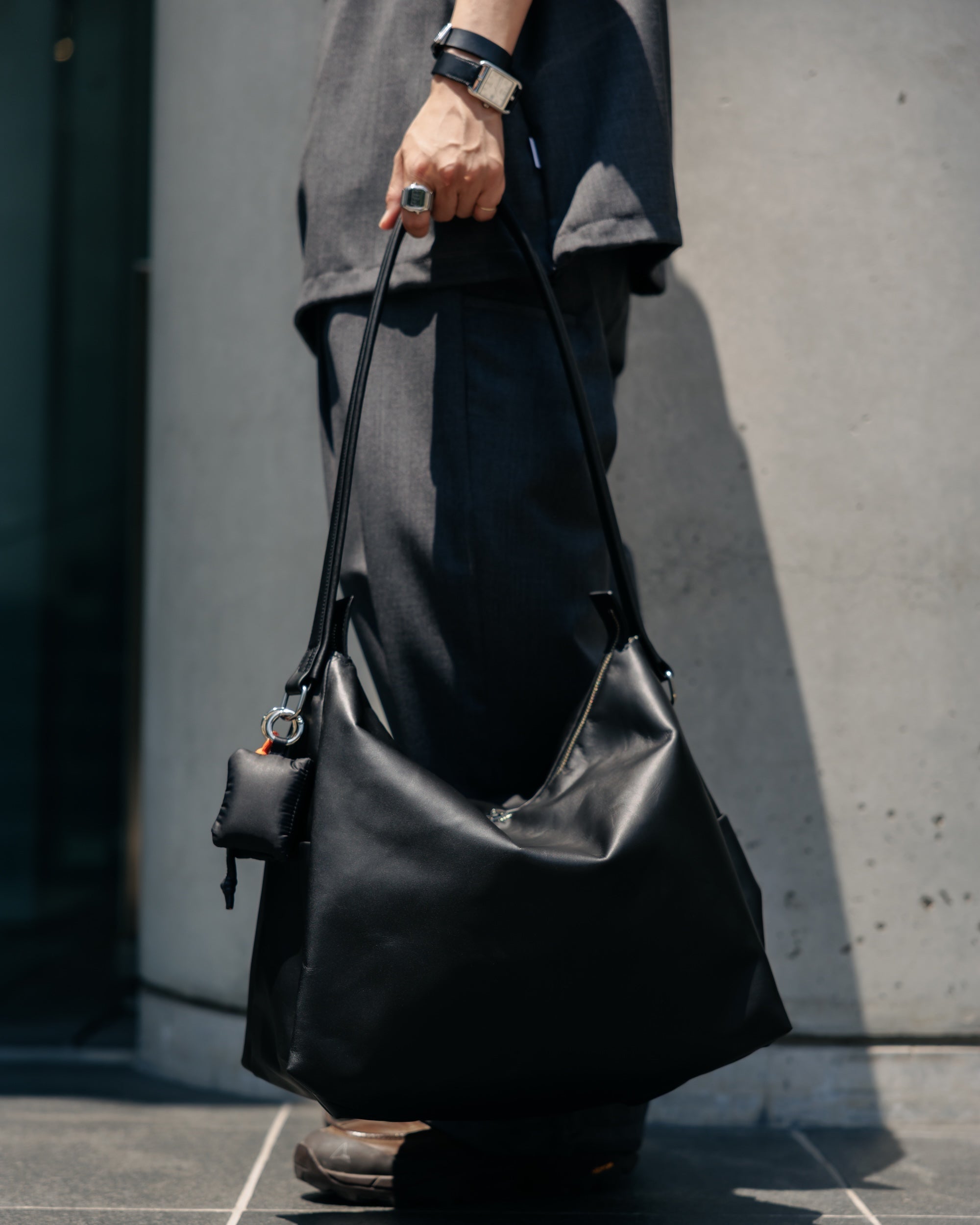 【12.17 WED 20:00- IN STOCK】LEATHER NOMAD BAG