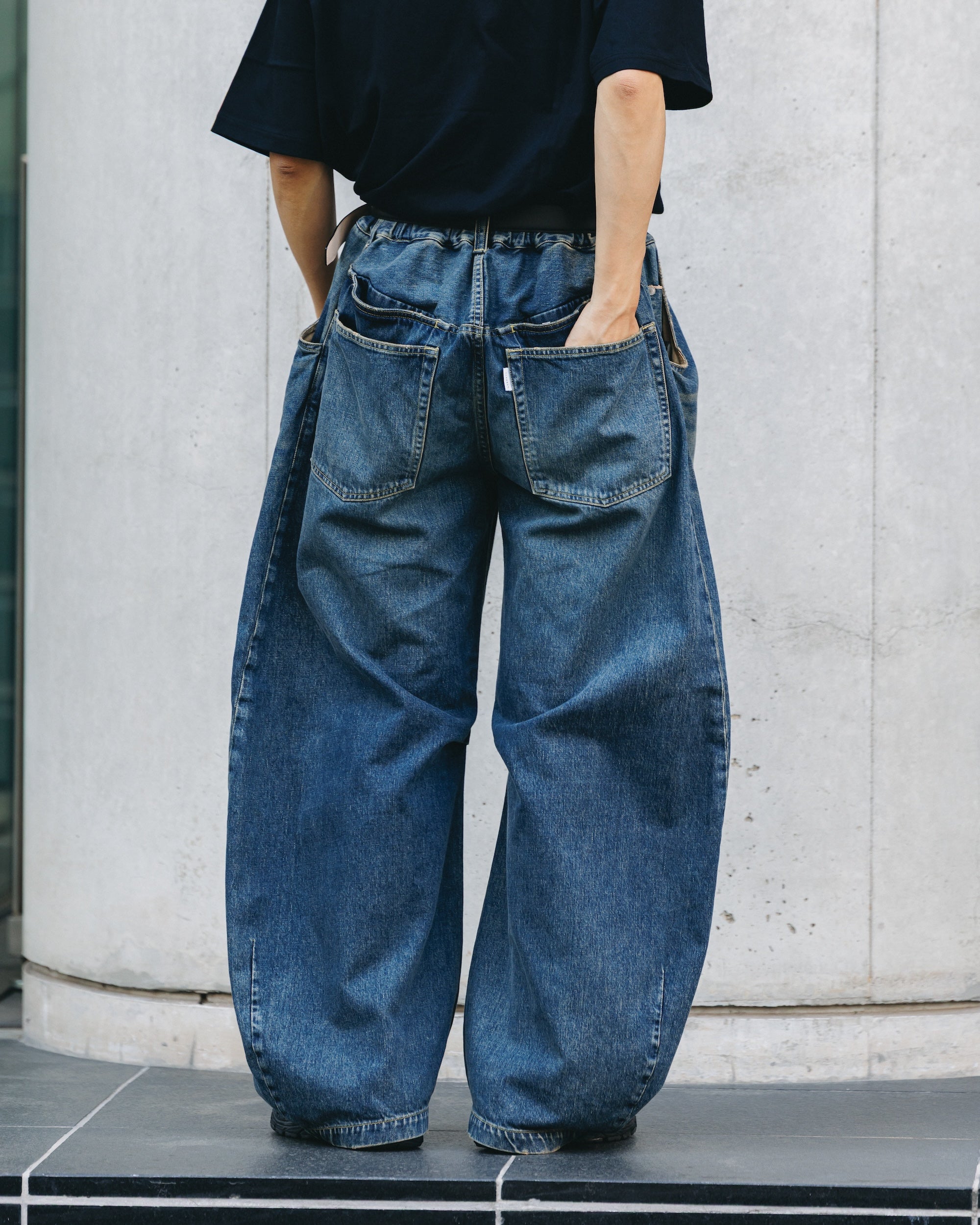 【10.1 WED 20:00- IN STOCK】VINTAGE DYED SELVEDGE DENIM BARREL LEG PANTS (VINTAGE INDIGO)