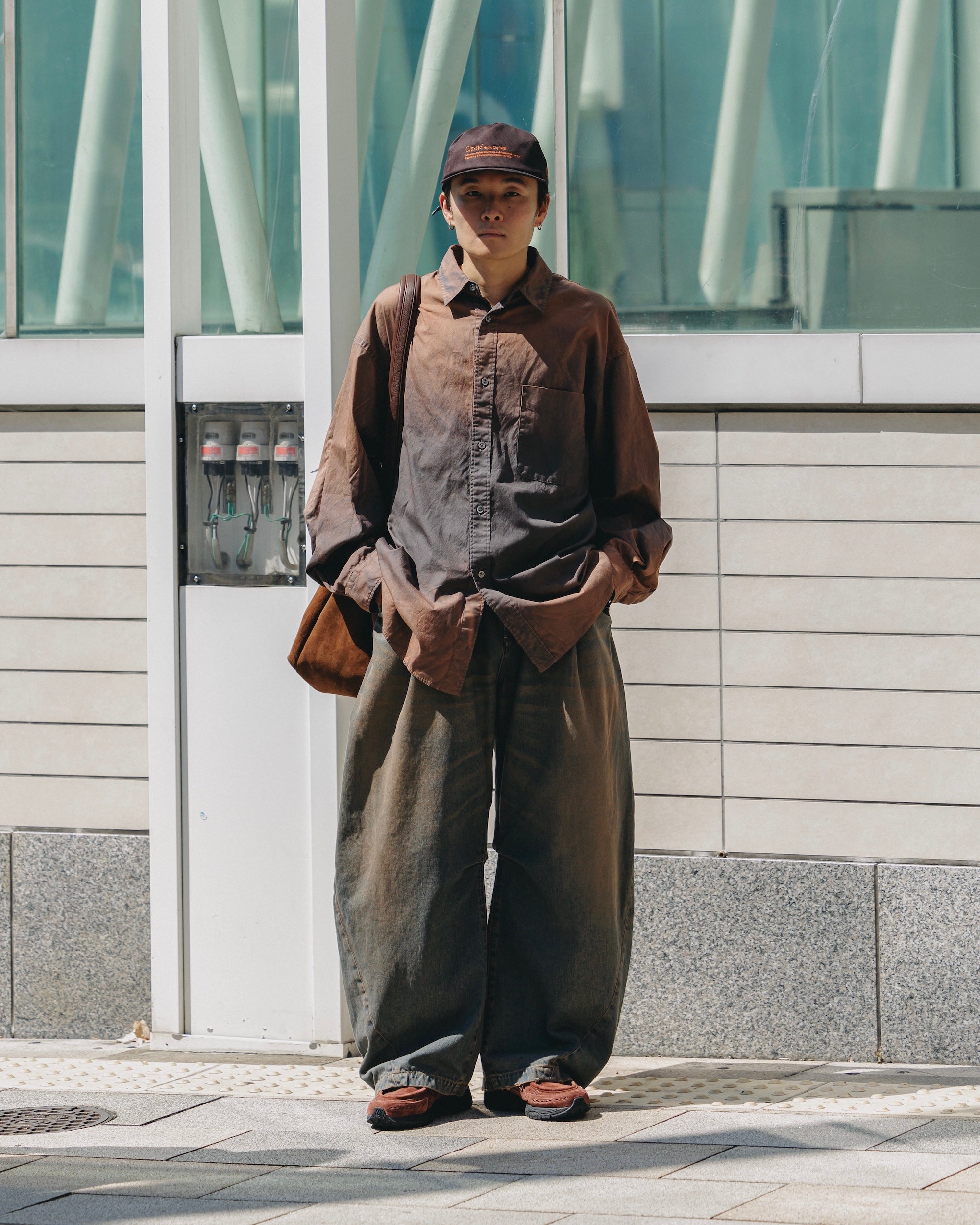 【10.1 WED 20:00- IN STOCK】VINTAGE DYED SELVEDGE DENIM BARREL LEG PANTS (VINTAGE BROWN)