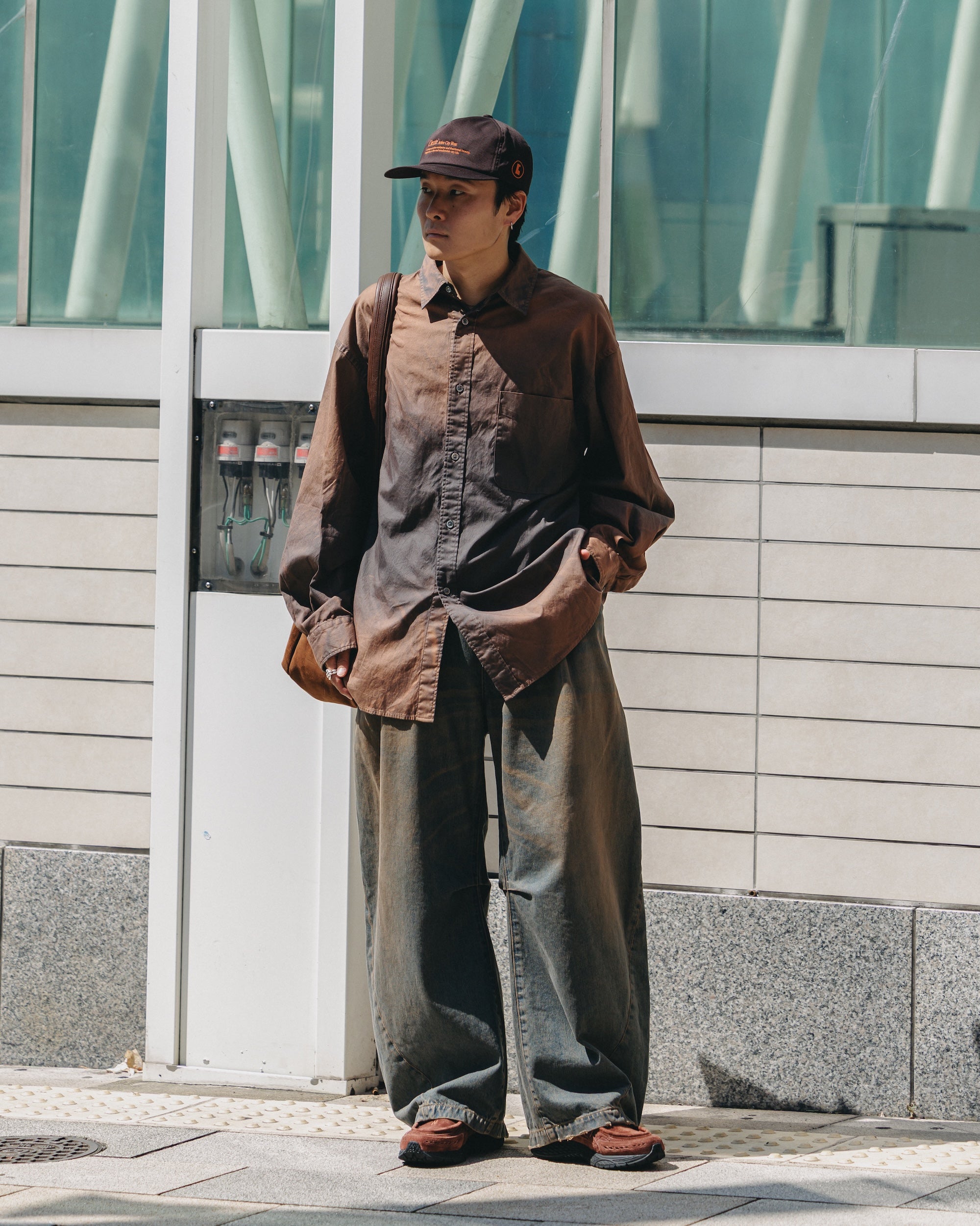 【10.1 WED 20:00- IN STOCK】VINTAGE DYED SELVEDGE DENIM BARREL LEG PANTS (VINTAGE BROWN)