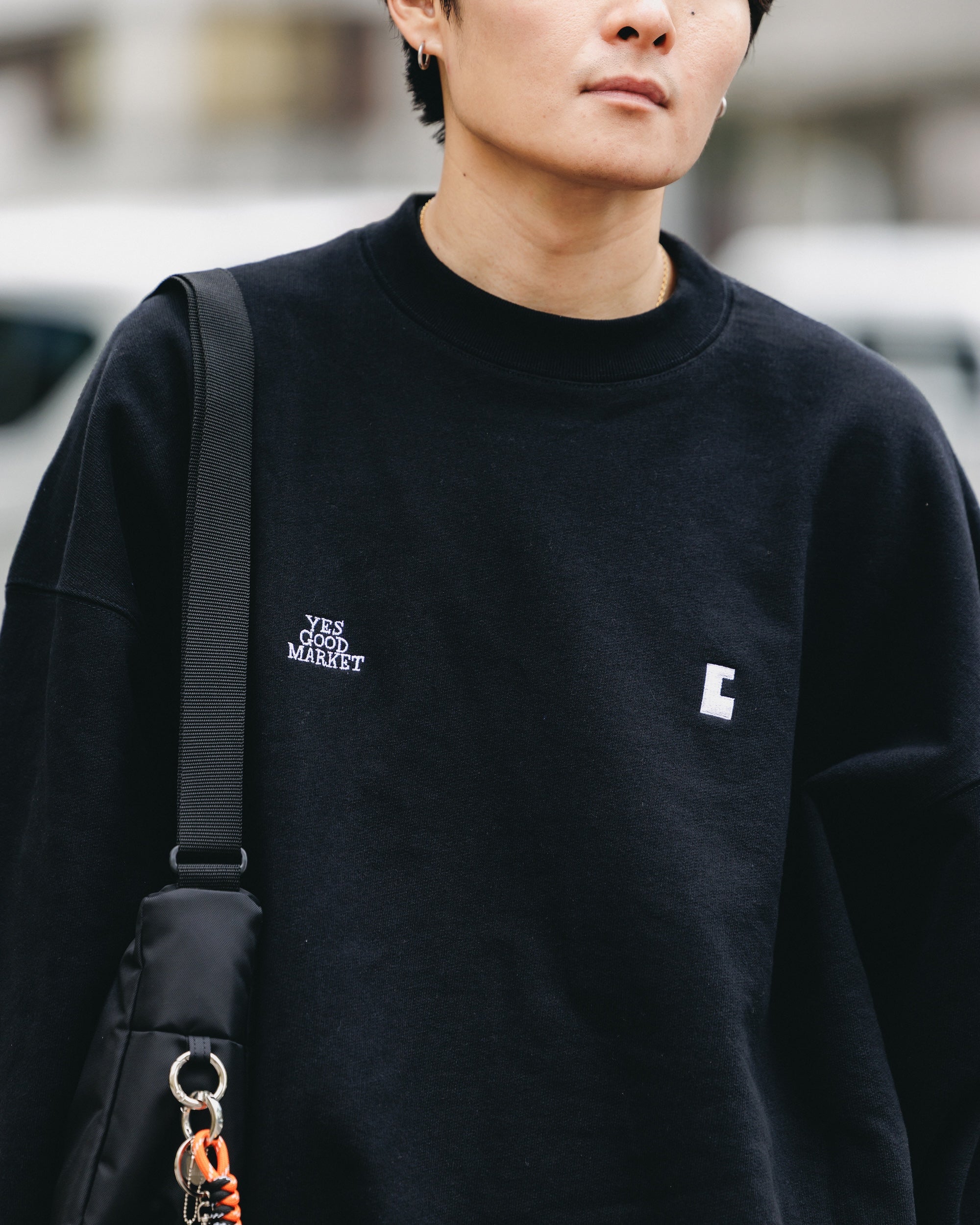 【10.15 WED 20:00- IN STOCK】"C"SWEATSHIRT FOR YGM (BLACK)