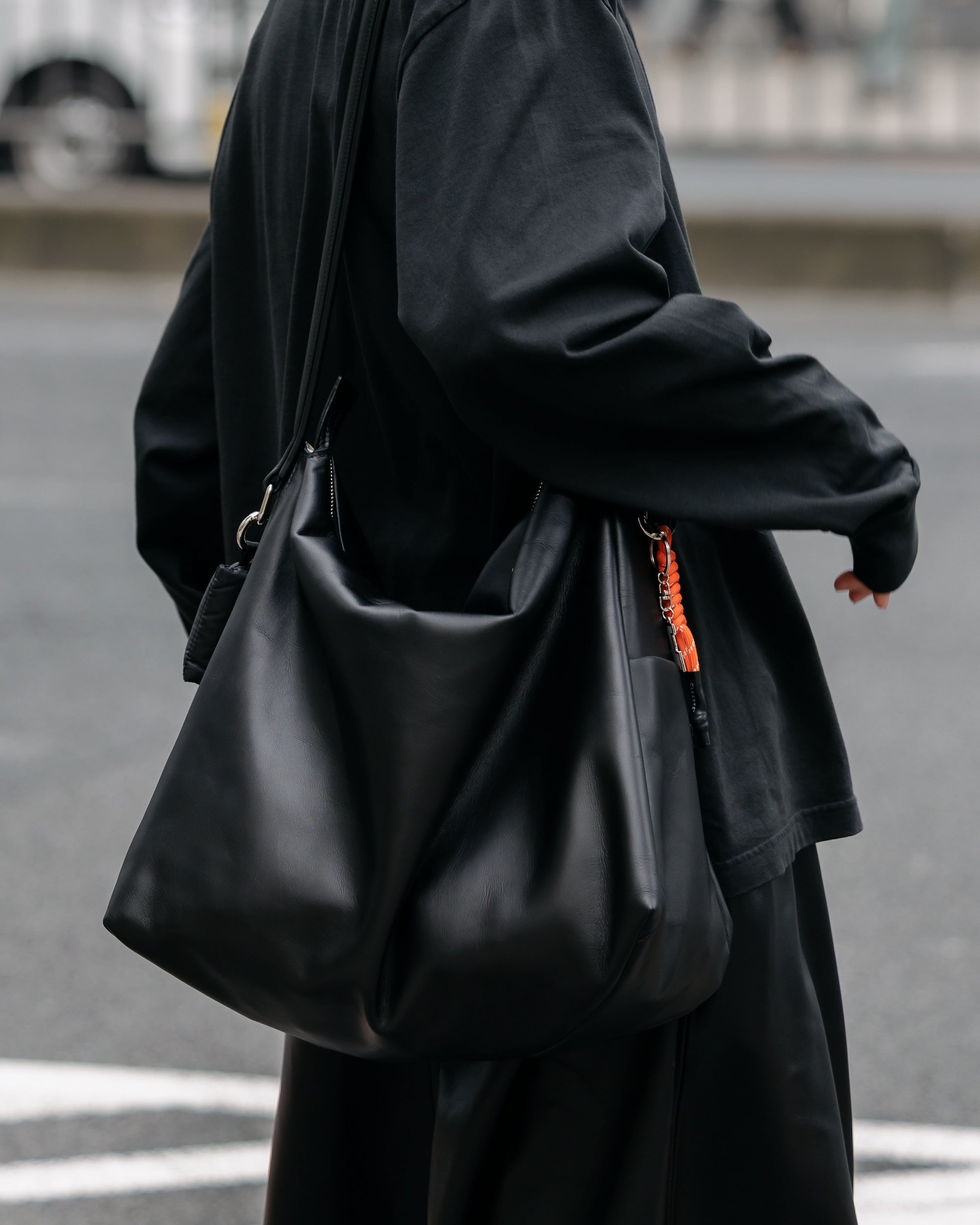 【10.12 SUN 20:00- IN STOCK】LEATHER NOMAD BAG