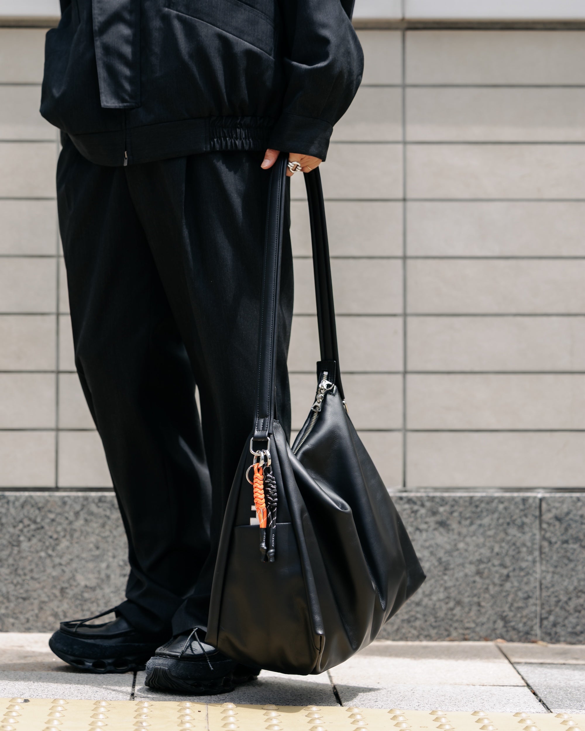 【10.12 SUN 20:00- IN STOCK】LEATHER NOMAD BAG