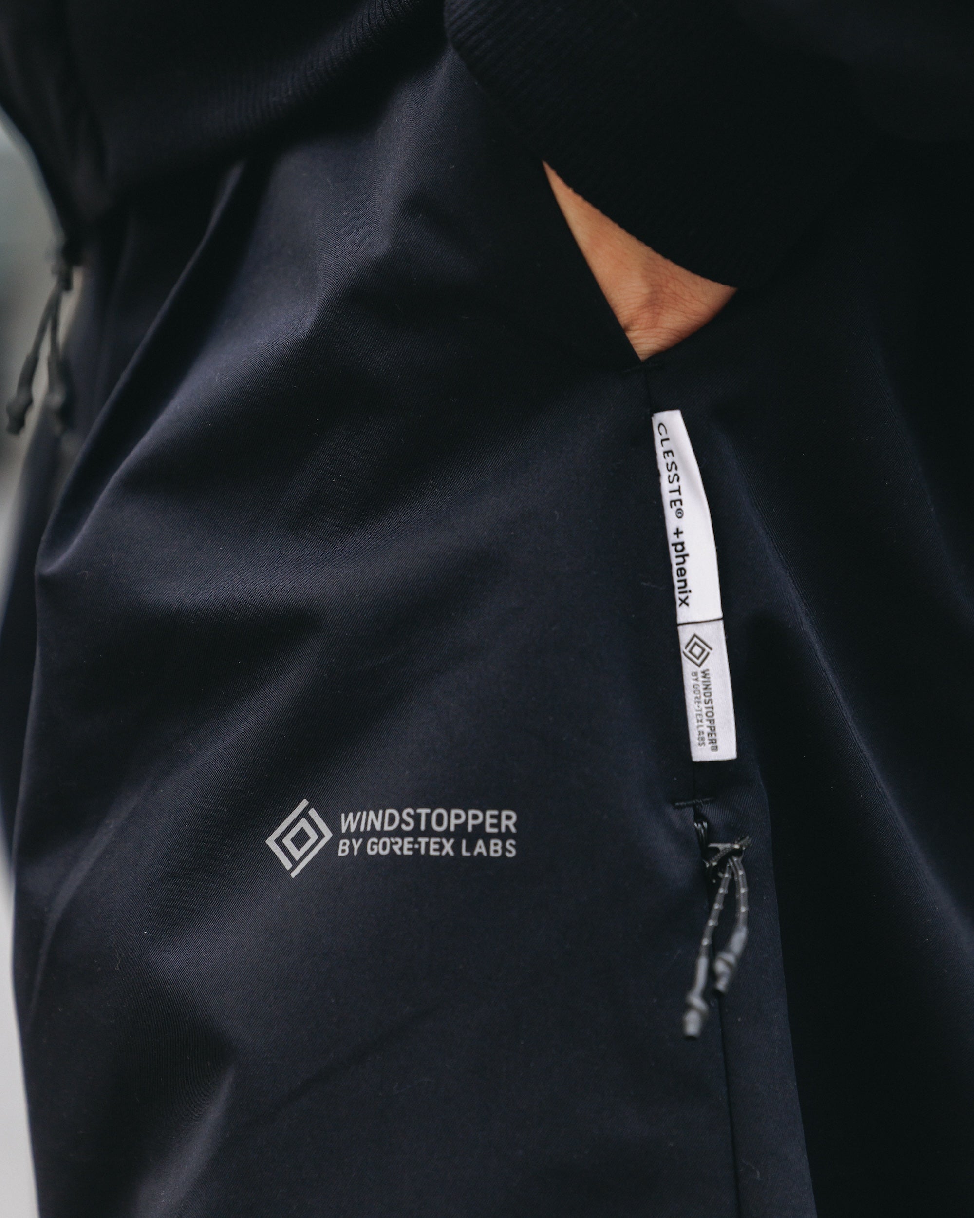 +phenix WINDSTOPPER® by GORE-TEX LABS TWILL CITY BARREL LEG PANTS (BLACK)