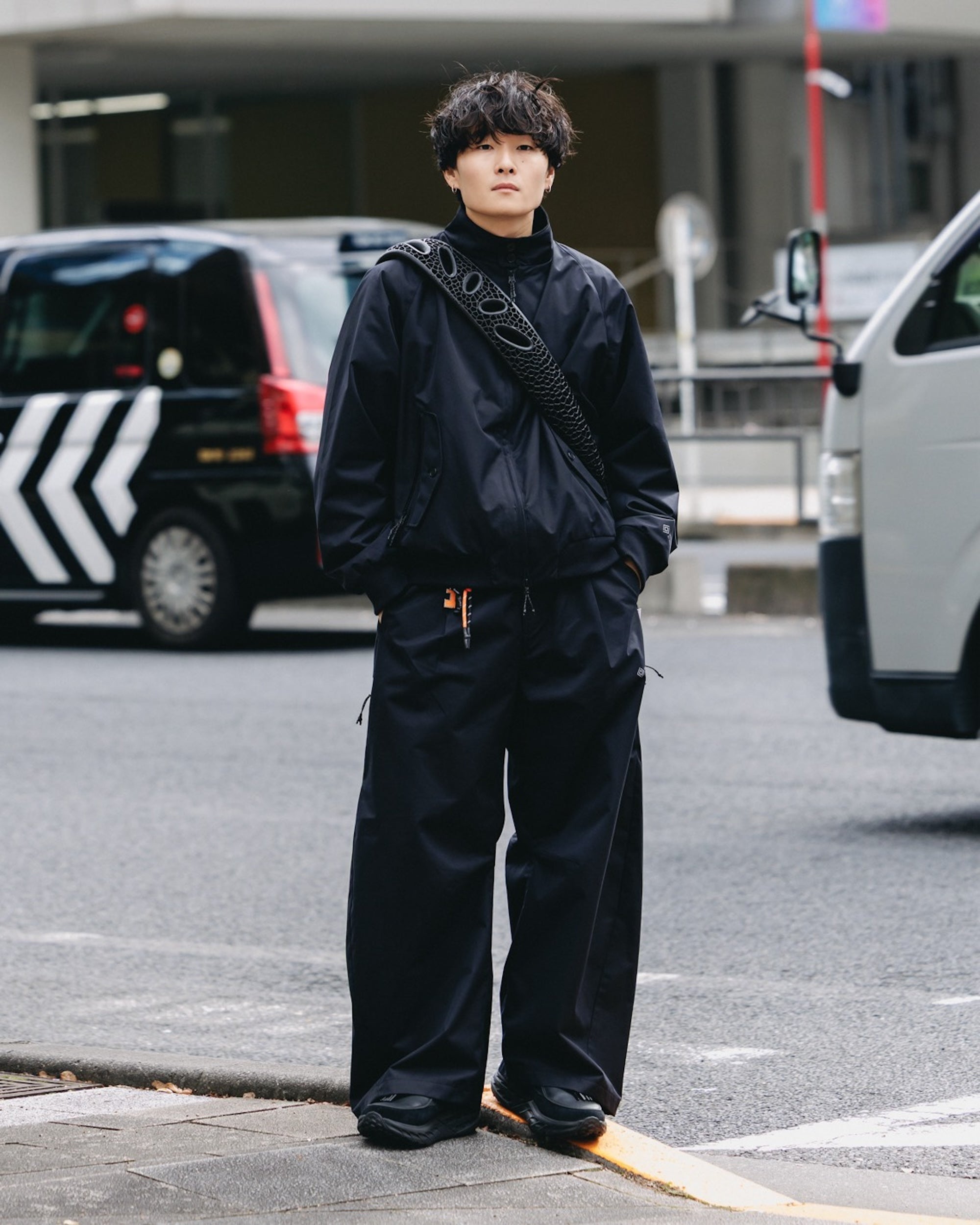 +phenix WINDSTOPPER® by GORE-TEX LABS TWILL CITY HARRINGTON JACKET (BLACK)