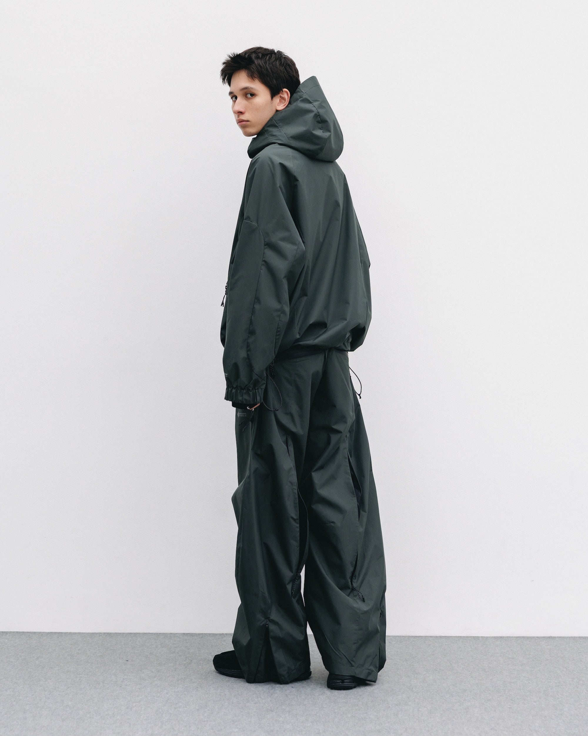 +phenix WINDSTOPPER® by GORE-TEX LABS CITY MOUNTAIN JACKET (ASPHALT GRAY)