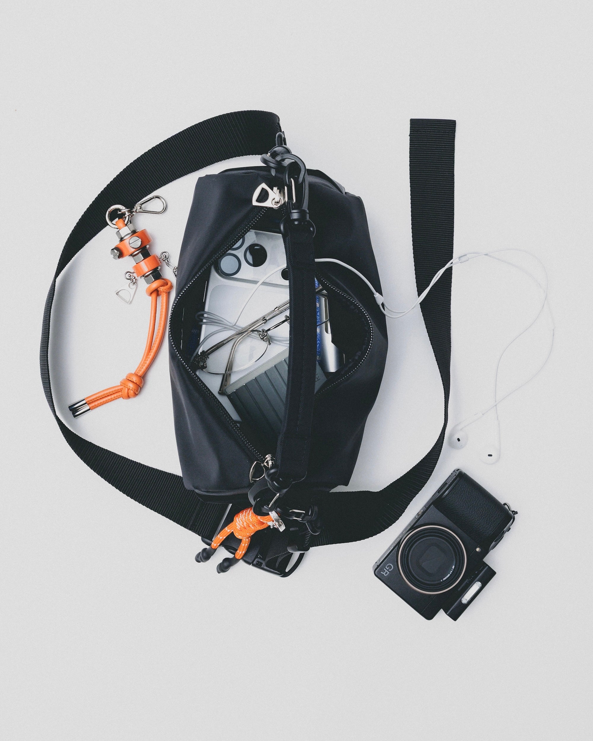 【12.17 WED 20:00- IN STOCK】【EX.】CRISTY ROBOT KNOT CHARM BY ITTI (ORANGE)