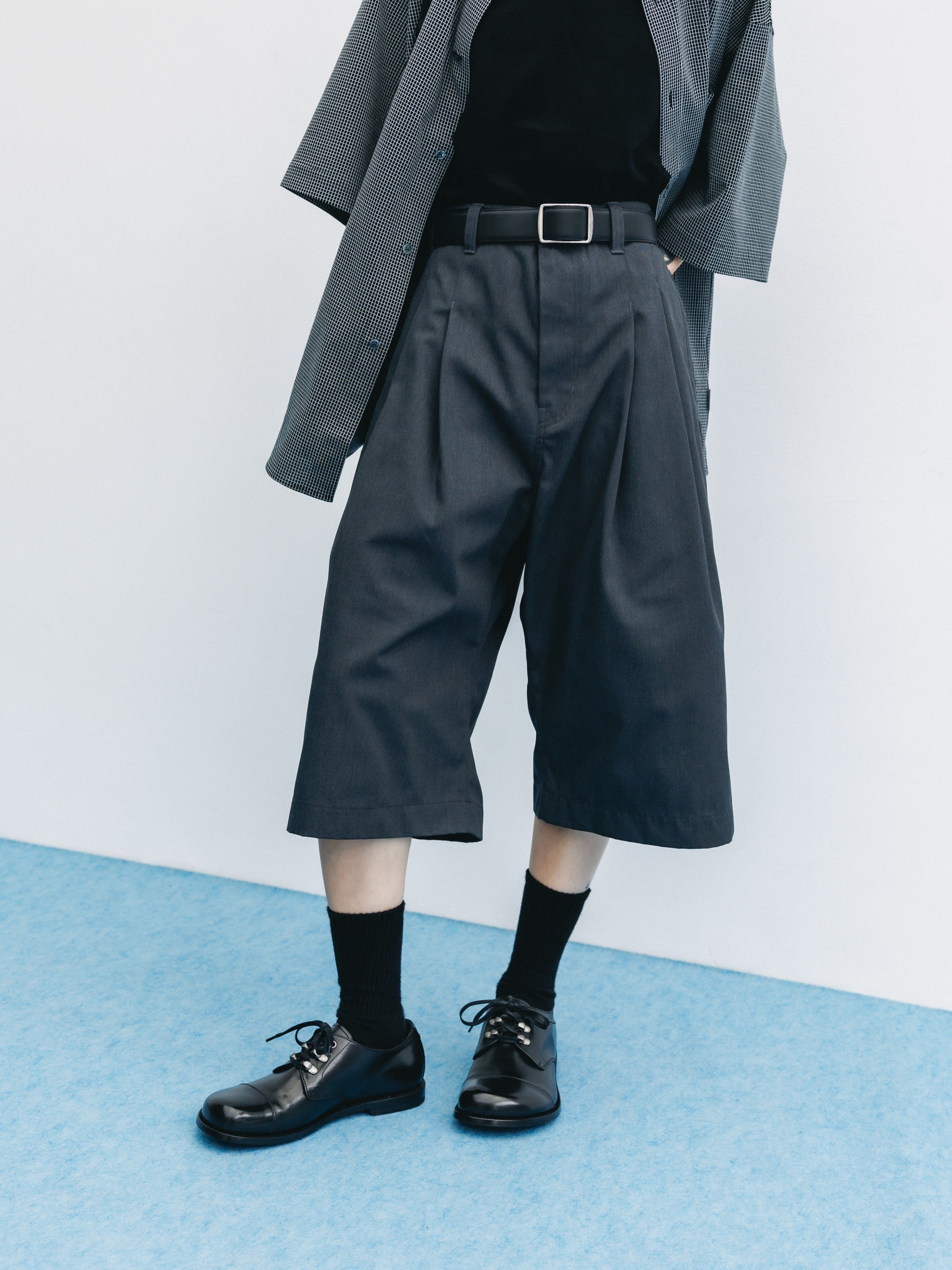 T/C GABARDINE CITY BAGGY HALF PANTS (CHARCOAL)