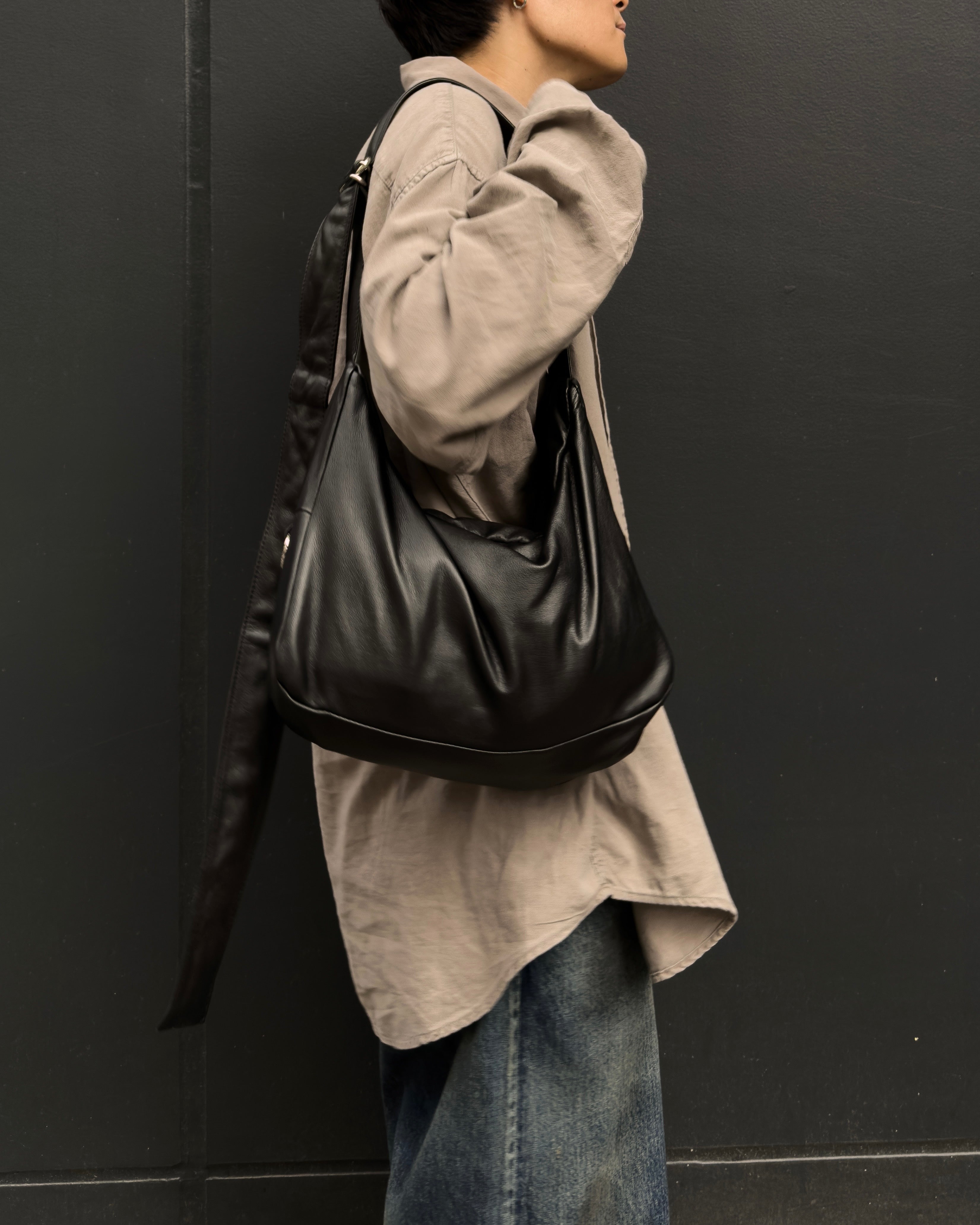 LEATHER HOLIDAY BAG