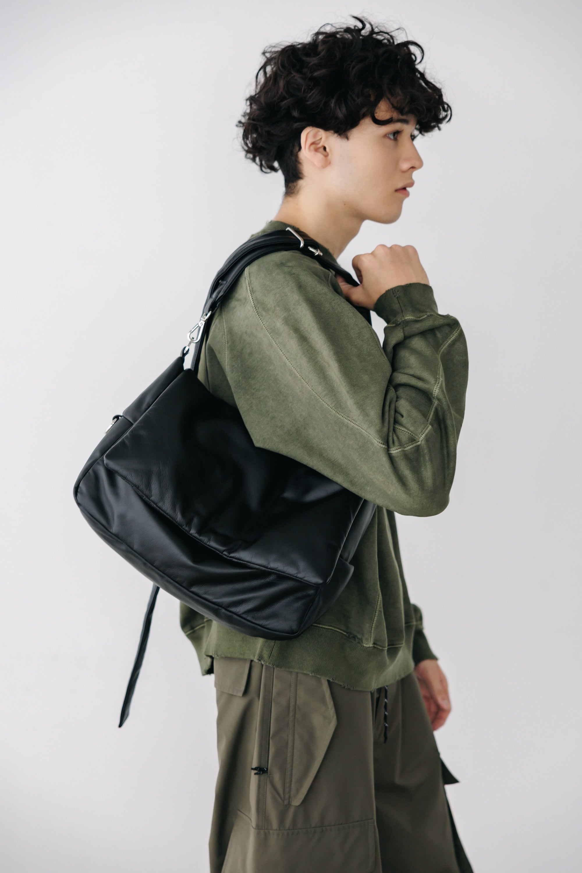 【1.14 WED 20:00- IN STOCK】LEATHER PADDED FLAP HOLIDAY BAG