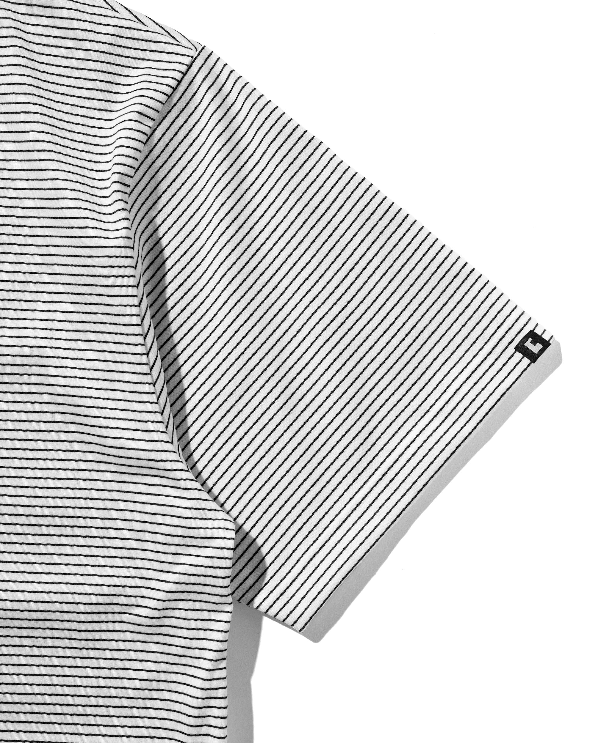 "C"STRIPED MASSIVE T-SHIRT WITH DRAWSTRINGS (WHITE×BLACK)