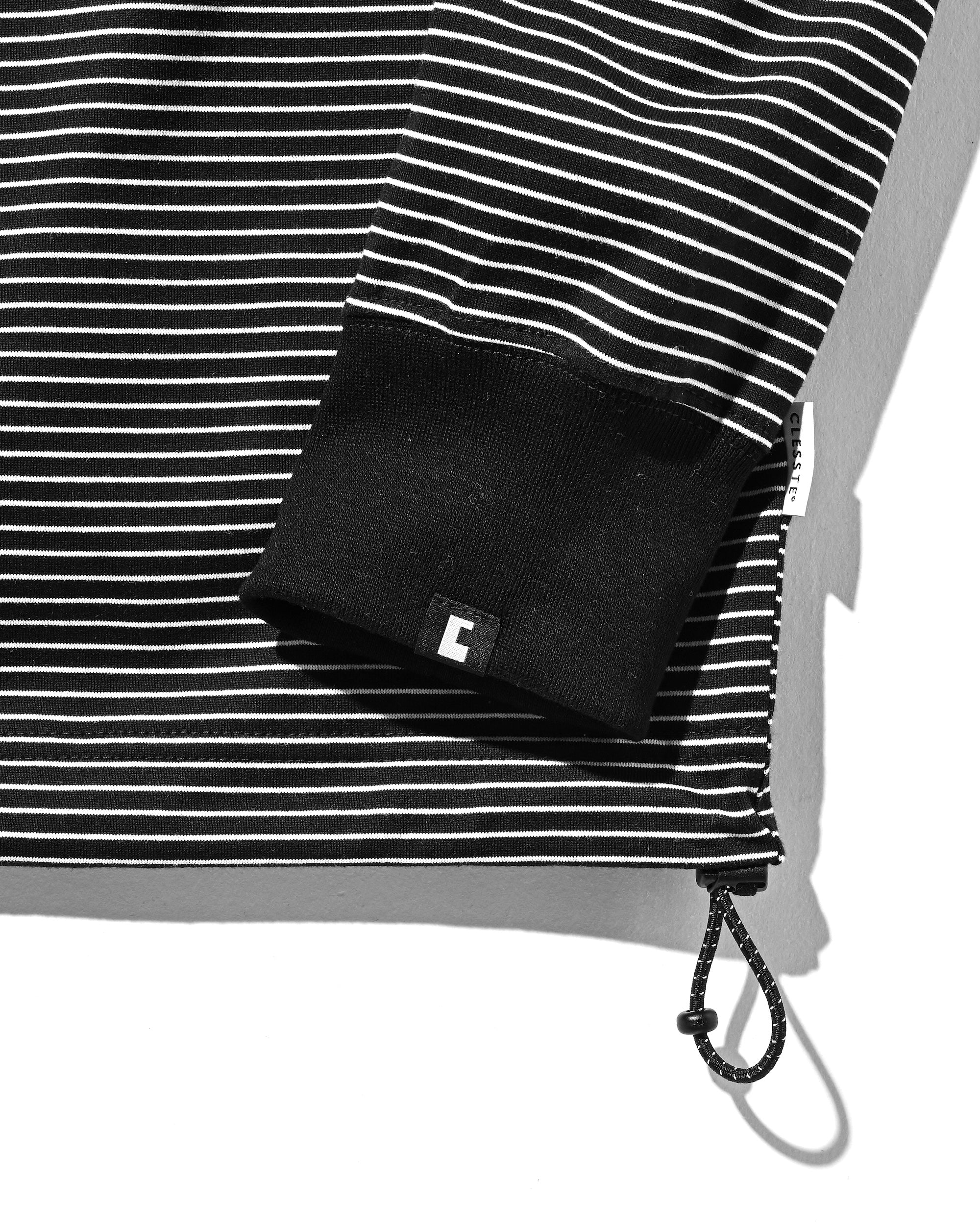 "C"STRIPED L/S T-SHIRT WITH DRAWSTRINGS (BLACK×WHITE)