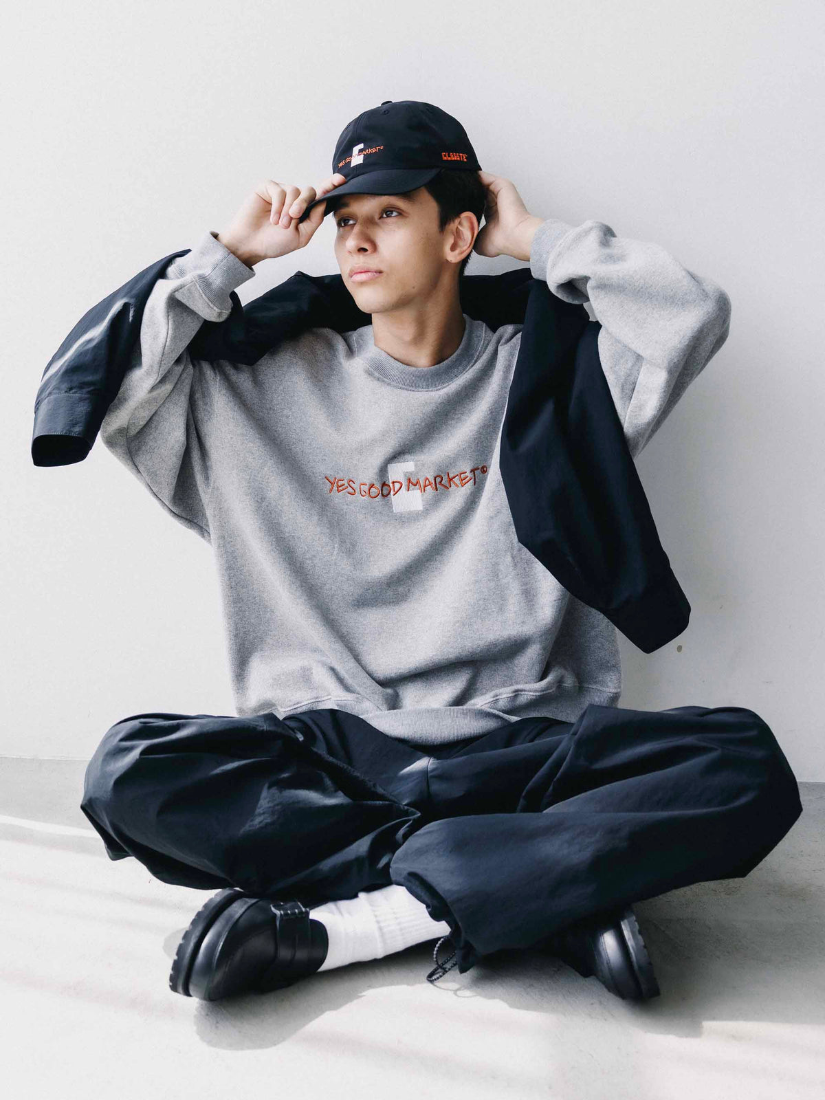 【10.4 SUN 20:00- IN STOCK】【LIMITED】 “C×YES GOOD MARKET" L/S SWEATSHIRT (TOP GRAY)