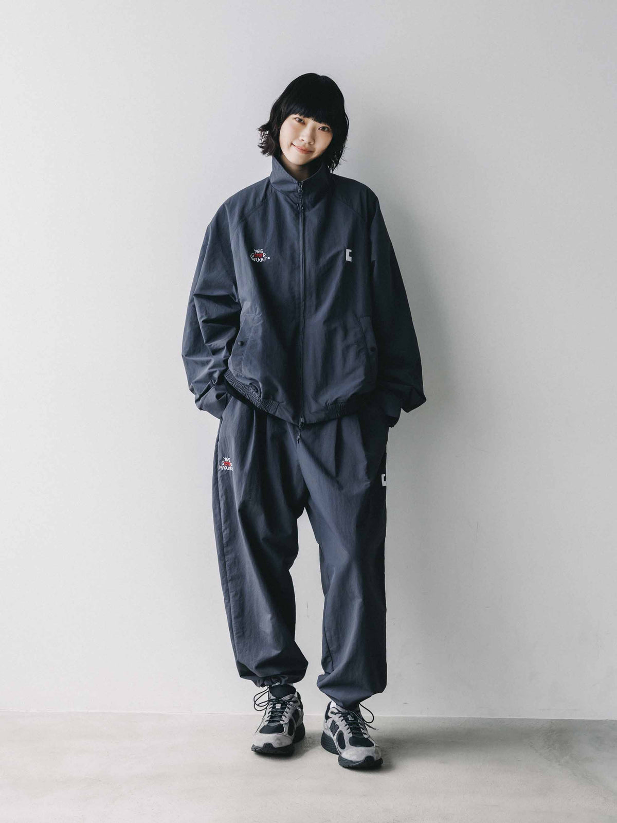 【10.4 SUN 20:00- IN STOCK】【LIMITED】 “YES G♡♡D MARKET" ACTIVE CITY UNIFORM UTILITY JACKET (GRAY)