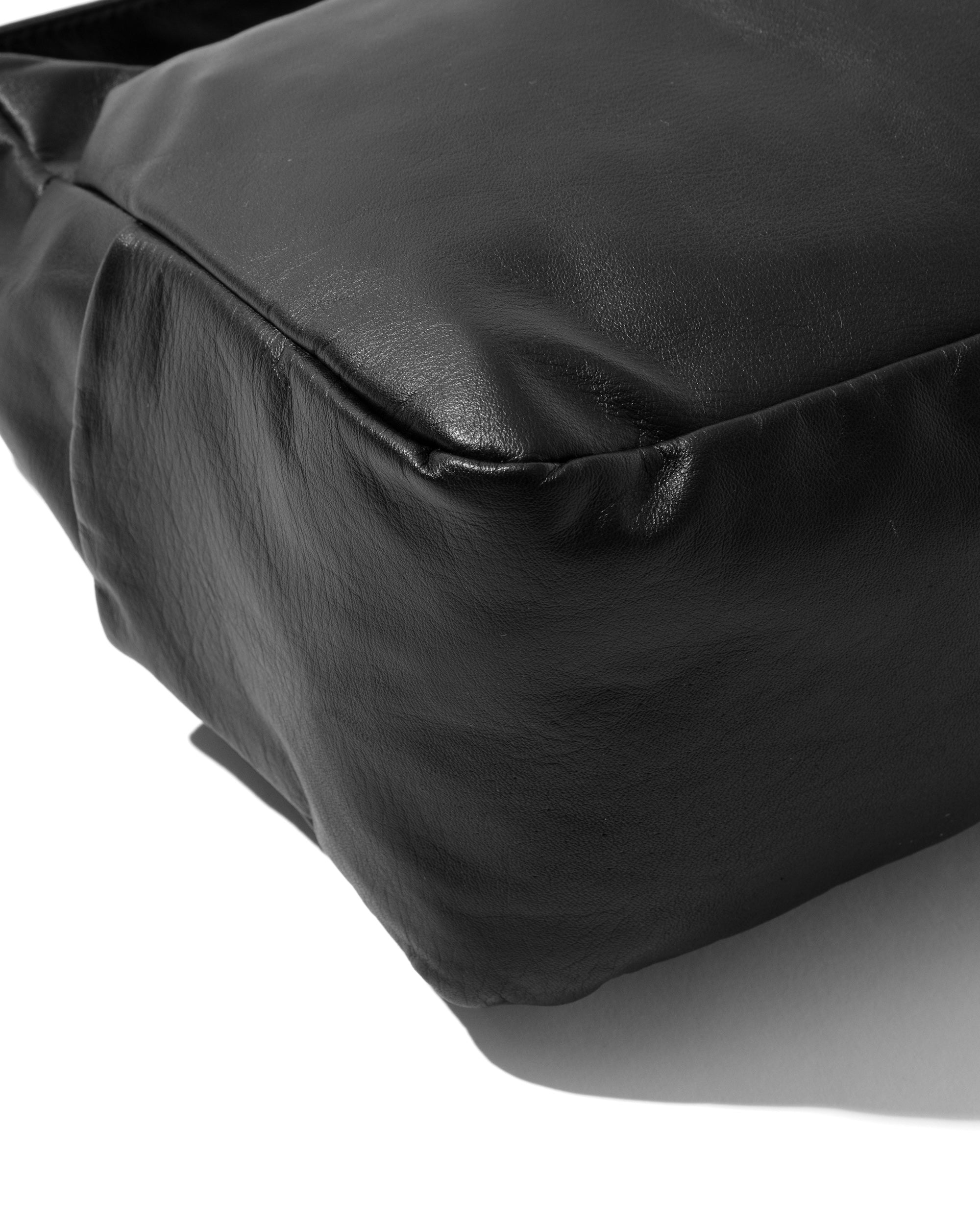 LEATHER HOLIDAY BAG