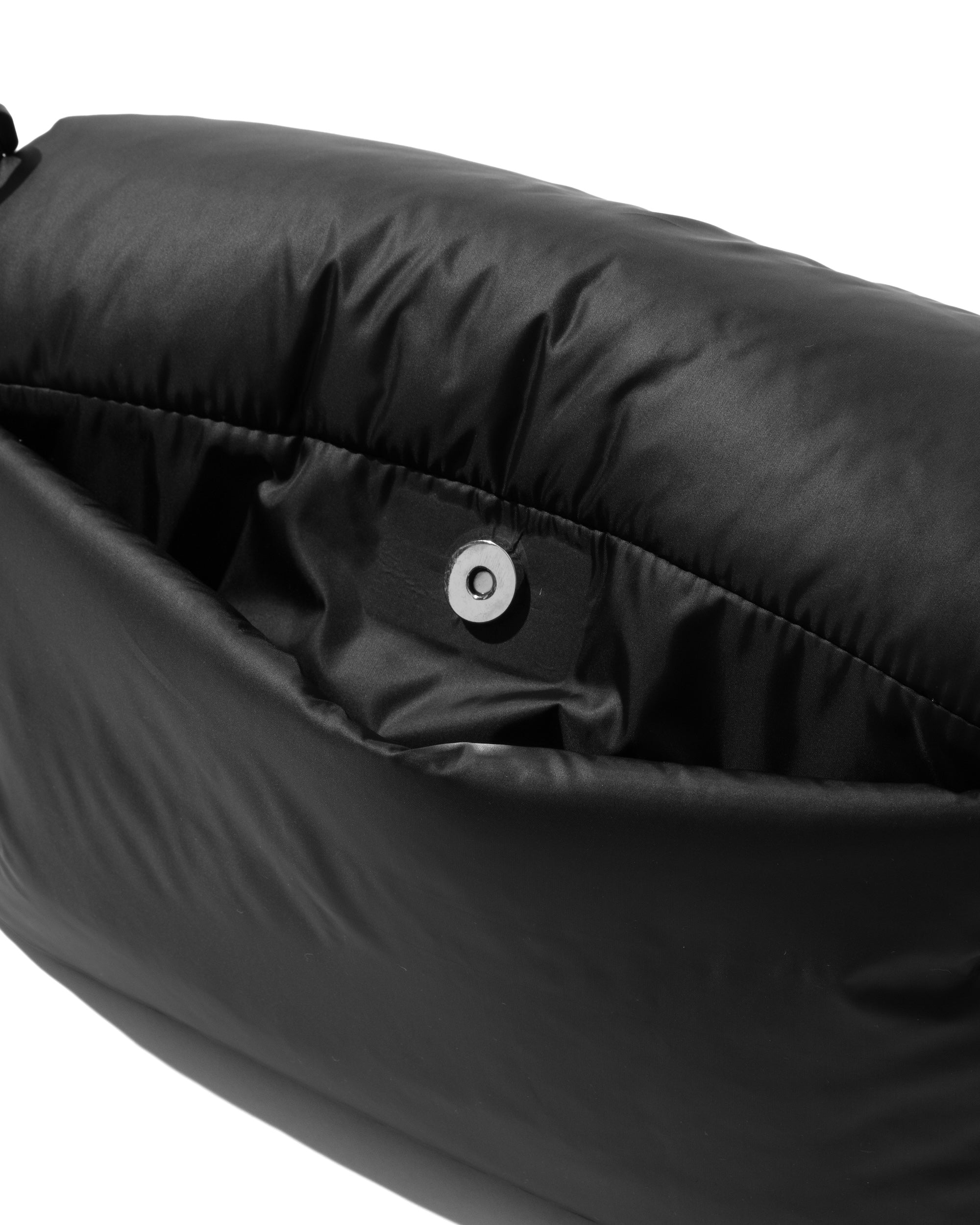 PADDED FLAP HOLIDAY BAG(BLACK)