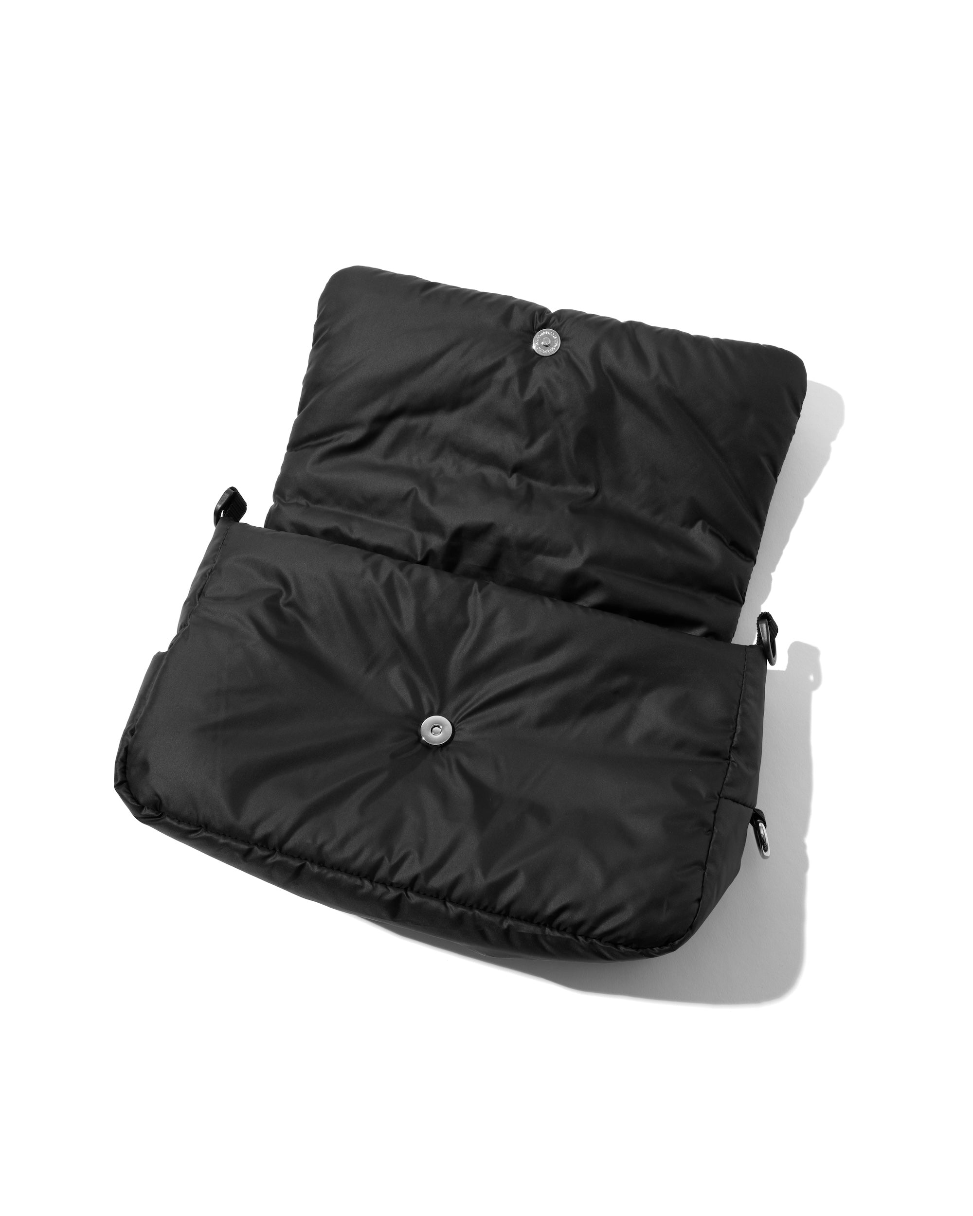 PADDED FLAP HOLIDAY BAG(BLACK)