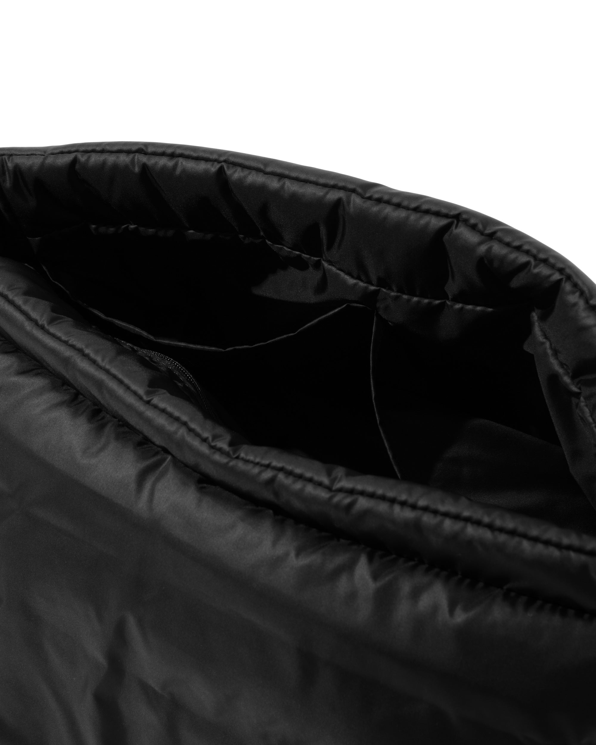 PADDED FLAP HOLIDAY BAG(BLACK)