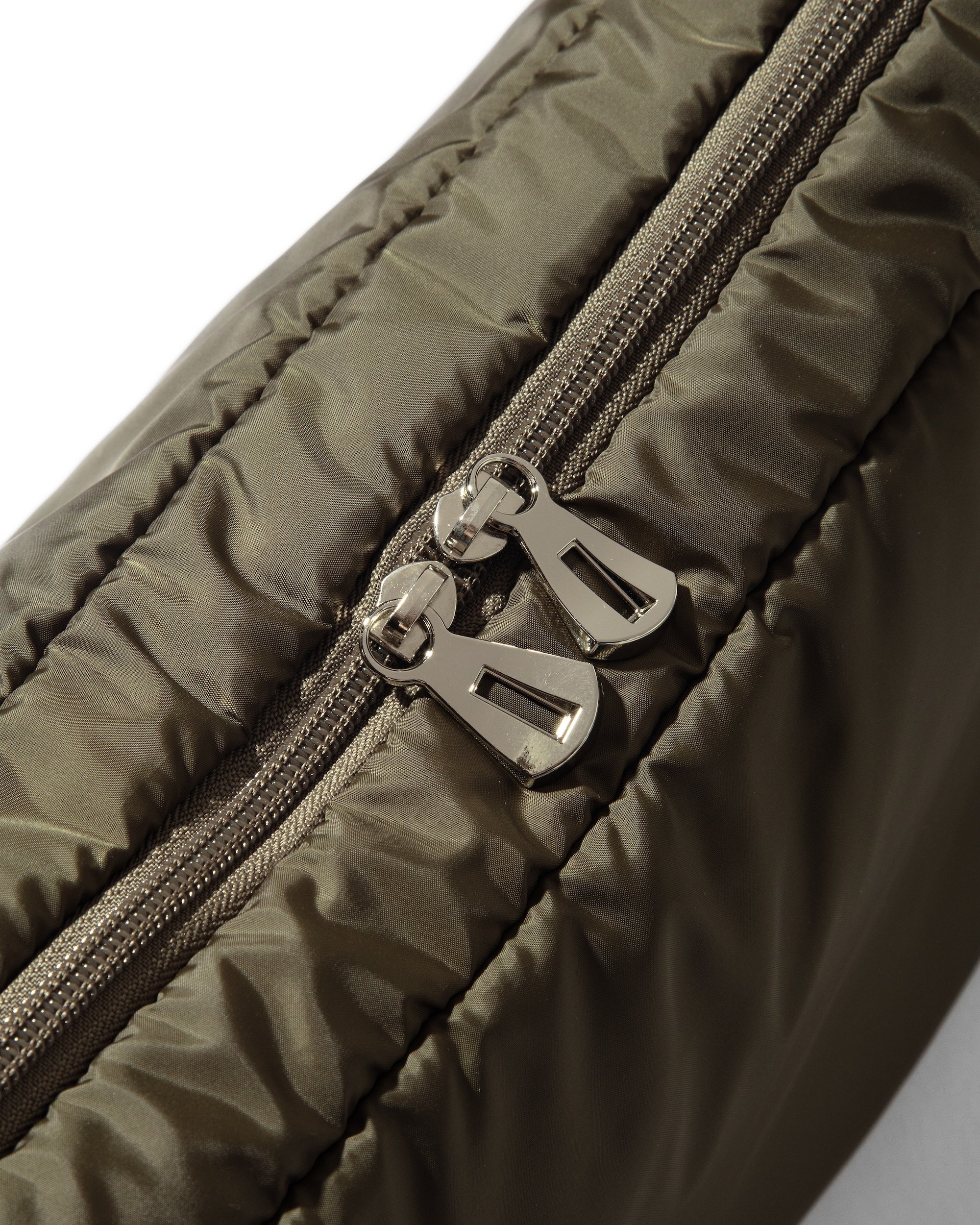 PADDED HOLIDAY BAG(OLIVE)