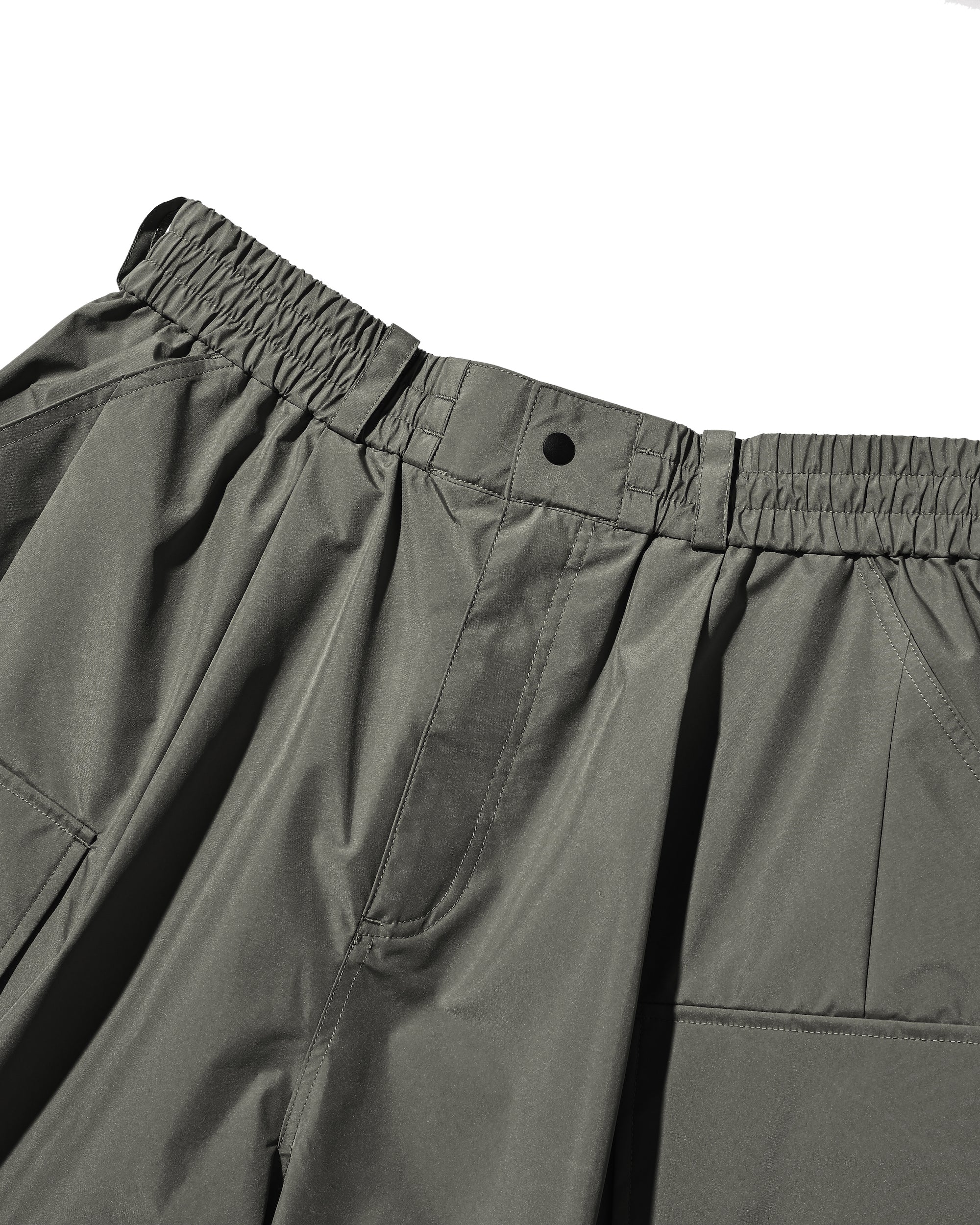 +PHENIX WINDSTOPPER® BY GORE-TEX LABS CITY MEGA POCKET BALLOON CARGO HALF PANTS (ASPHALT GRAY)
