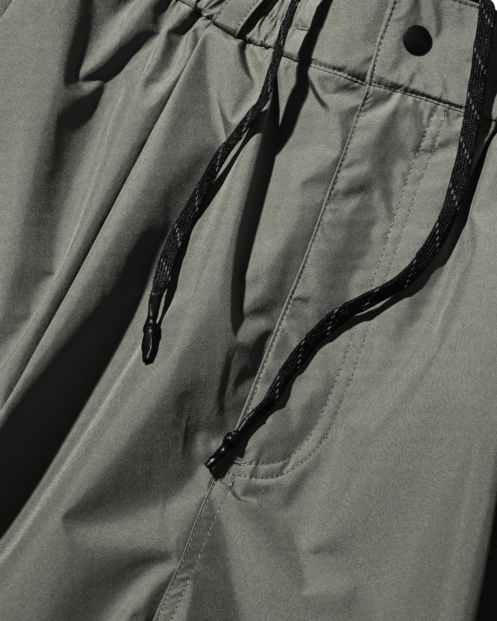 +PHENIX WINDSTOPPER® BY GORE-TEX LABS CITY MEGA POCKET BALLOON CARGO HALF PANTS (ASPHALT GRAY)