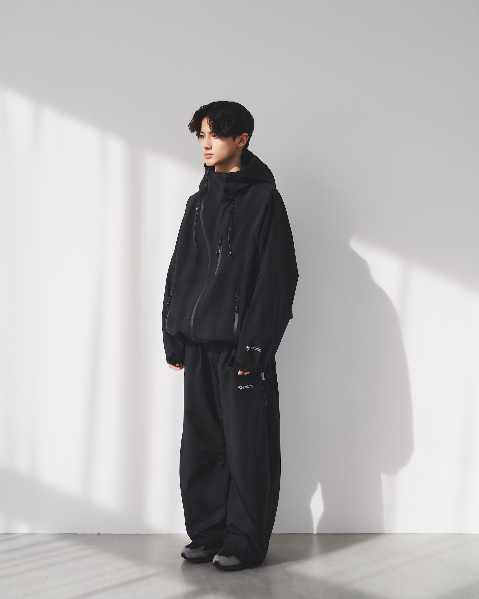 【6.20 SAT 20:00- IN STOCK】 +phenix WINDSTOPPER® by GORE-TEX LABS CITY BARREL LEG PANTS (BLACK×WHITE)
